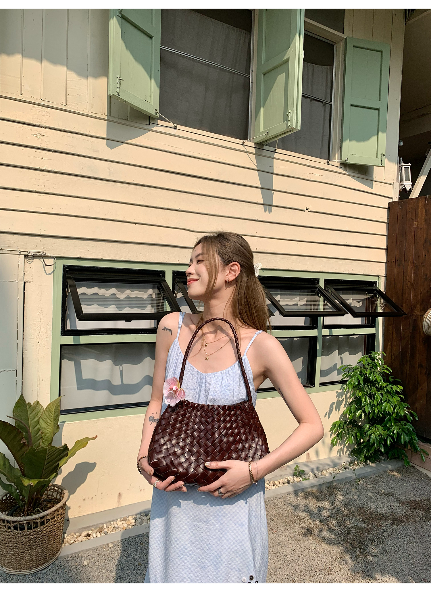 LelyMooch 花モチーフ付き ブルーキャミワンピース  LEM144