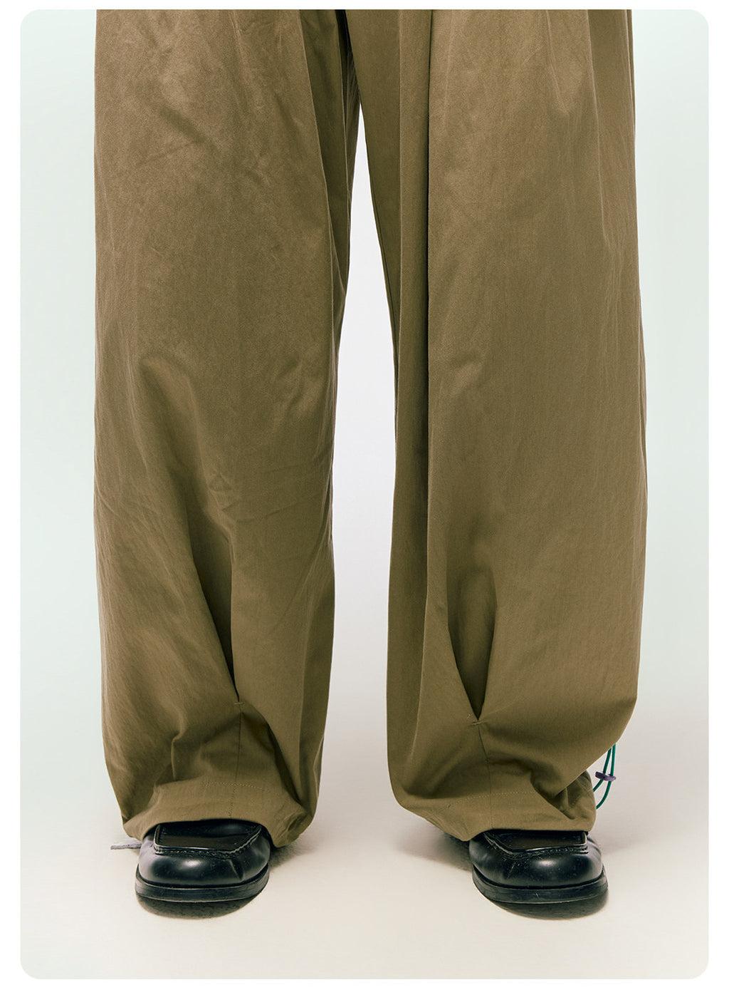 軽やかなハリ感 立体タック ワイドカーブパンツ  LOM047