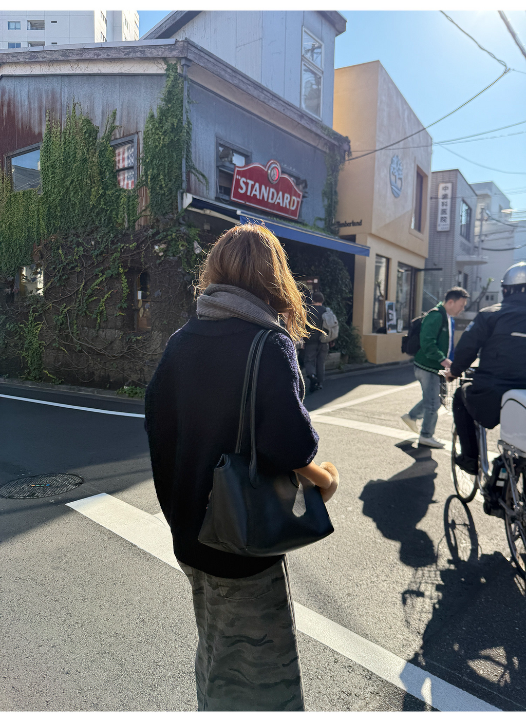 LelyMooch ウール100％ Vネック ニット  LEM285