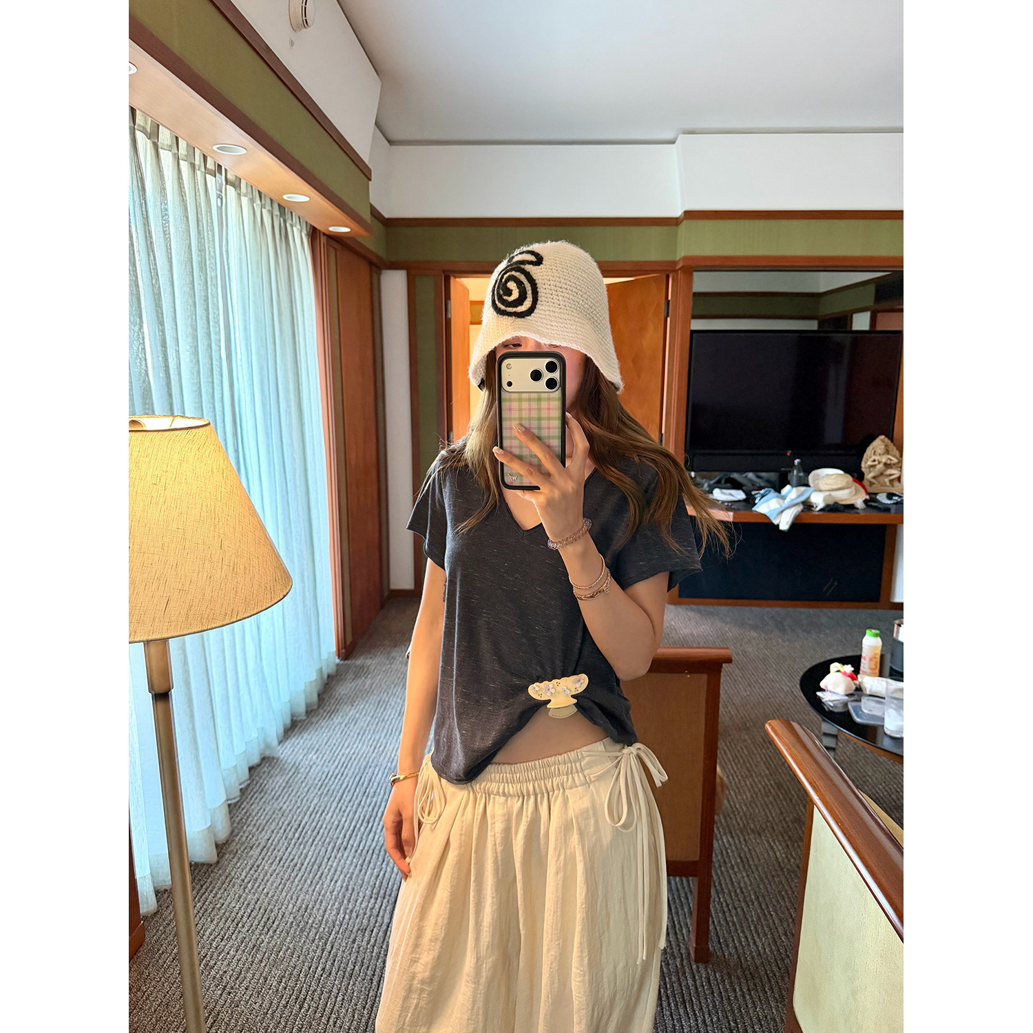 LelyMooch 杢ネイビー Vネック半袖Tシャツ  LEM344