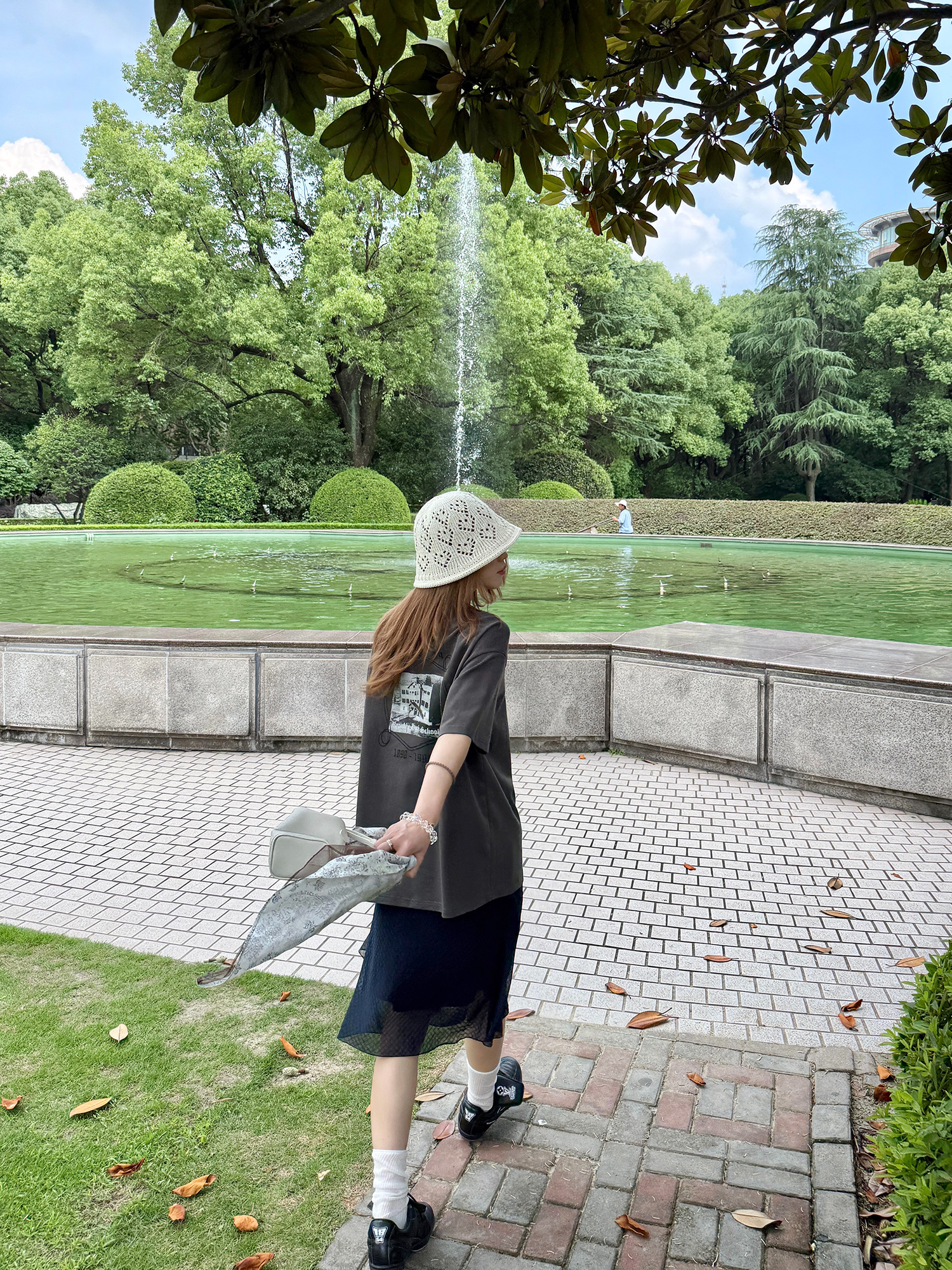 LelyMooch クラインブルー×スタッズTシャツ｜2色展開  LEM194