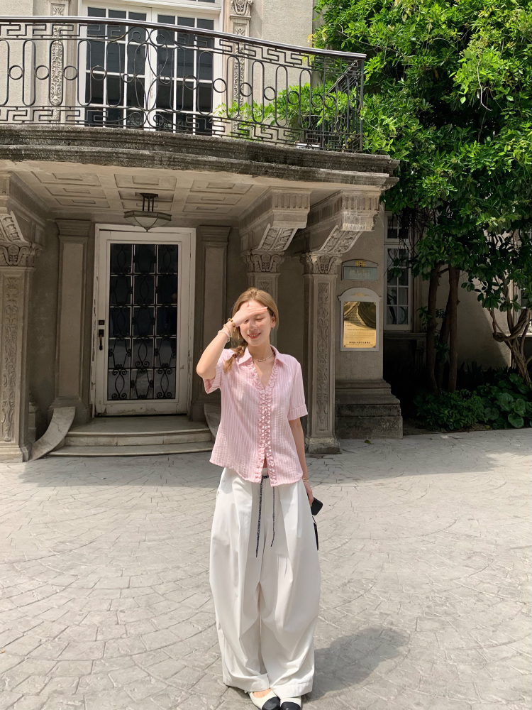 LelyMooch フリルボタンシャツ|Vネック   LEM156