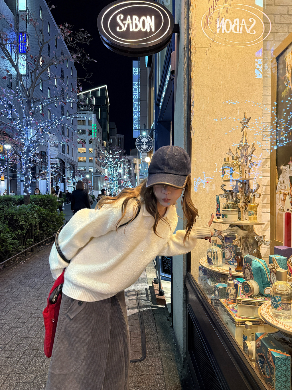 LelyMooch ウール100％ Vネック ニット  LEM285