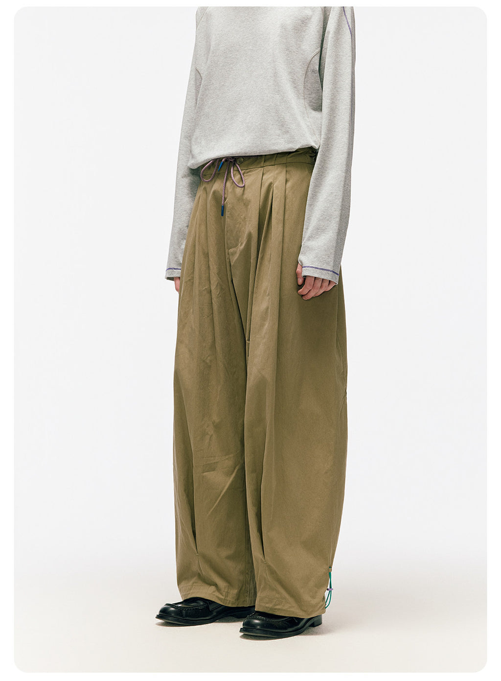 軽やかなハリ感 立体タック ワイドカーブパンツ  LOM047