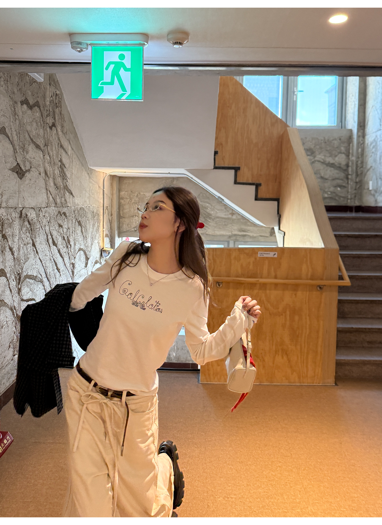 LelyMooch 配色ロゴ入りショート丈Tシャツ  LEM228