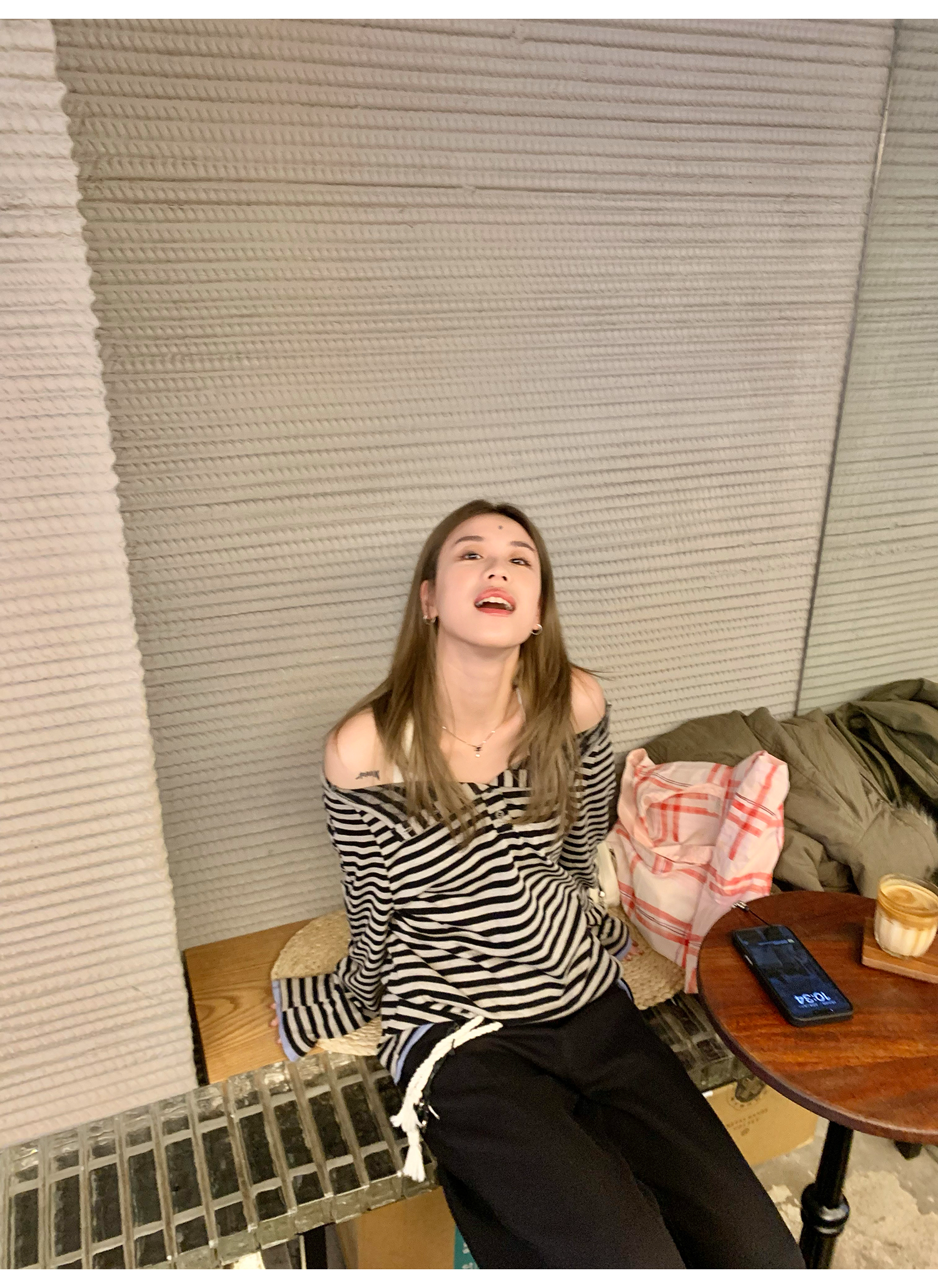 LelyMooch  オフショルダー ストライプ ロンTシャツ  LEM120