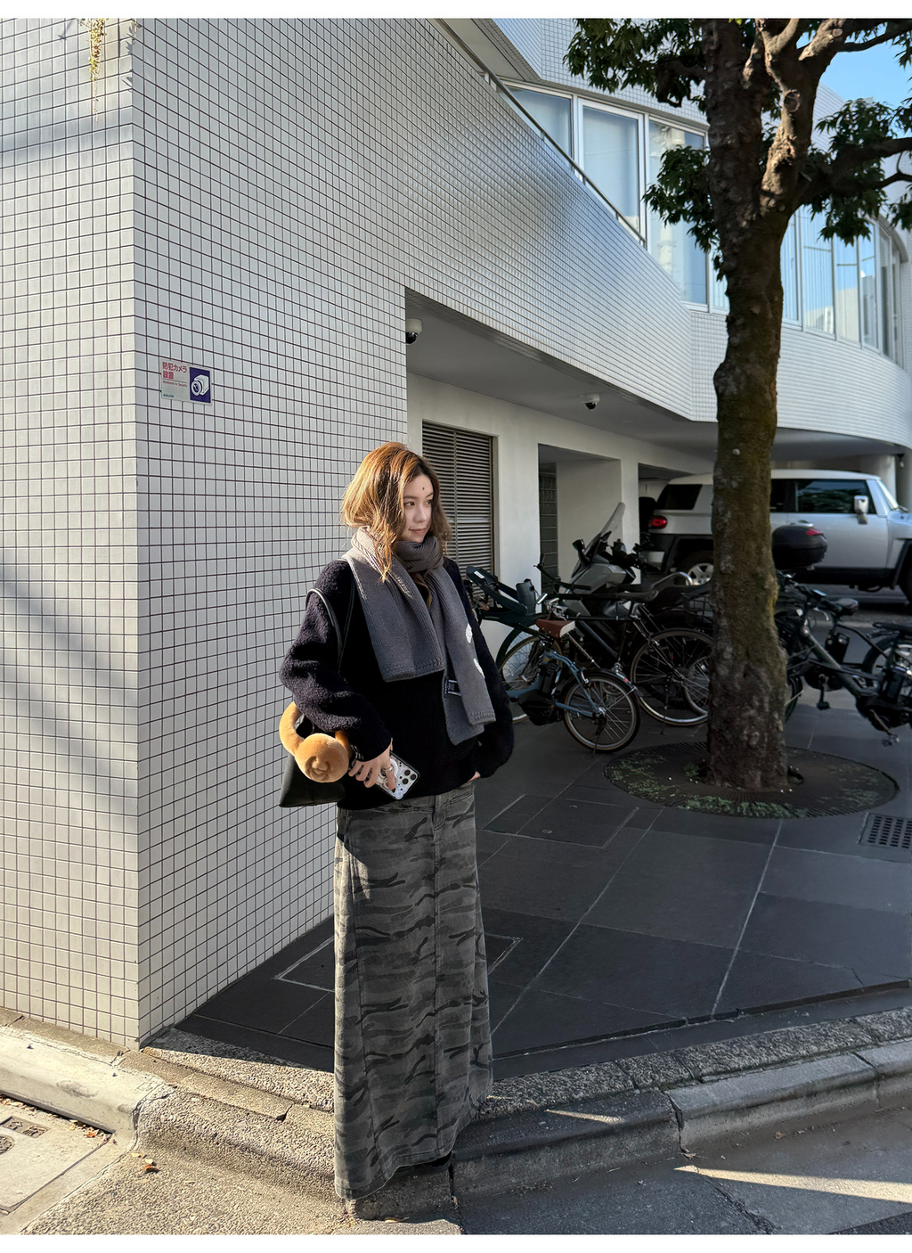 LelyMooch ウール100％ Vネック ニット  LEM285