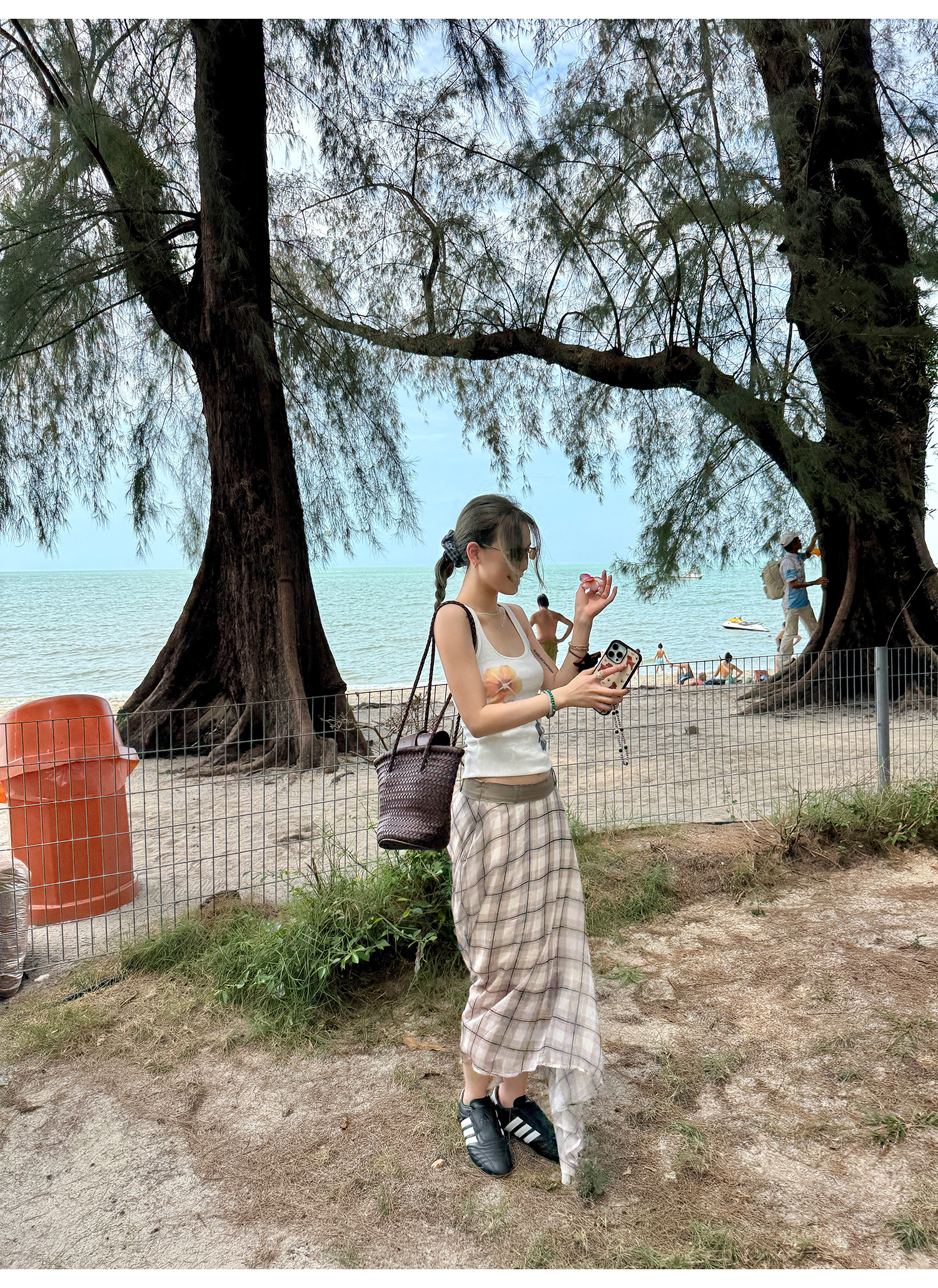 LelyMooch  水彩花柄プリントのリブベスト  LEM095