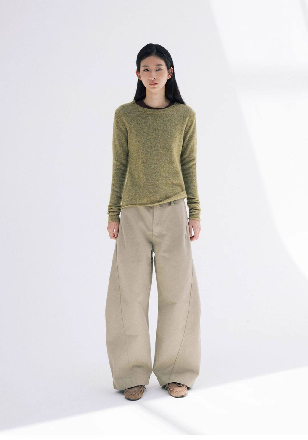 立体カーブドライン × ワイドシルエット構造タックデザインデニムパンツ LOM030