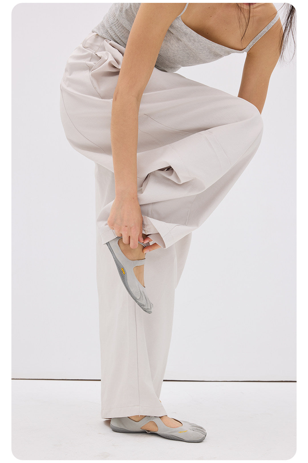 Pantaloni Ampi con Drappeggio Strutturat  LOM057