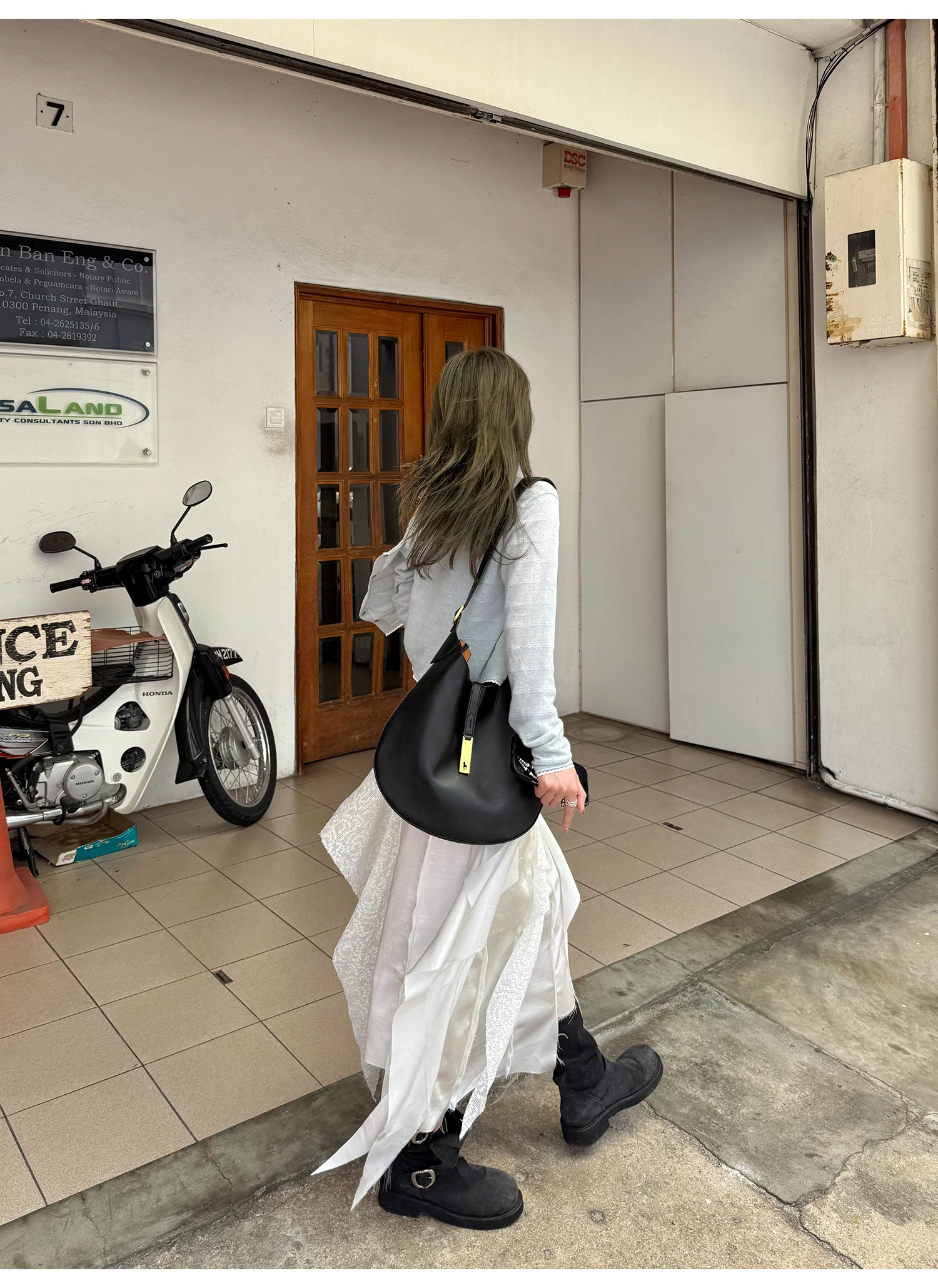 LelyMooch  重厚レース×光沢サテンスカート  LEM097