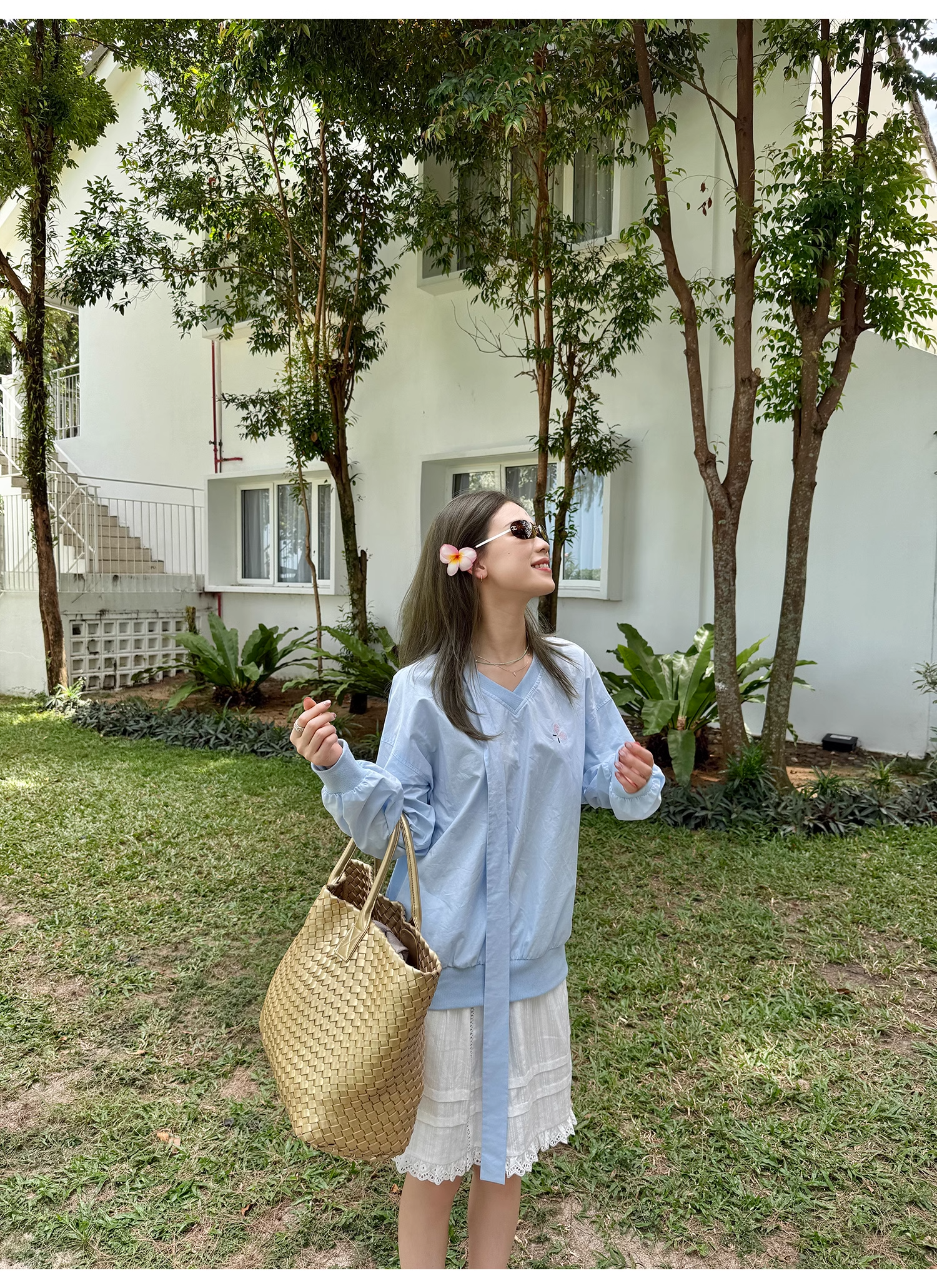 LelyMooch  スポーツカジュアル Vネック刺繍プルオーバー  LEM099