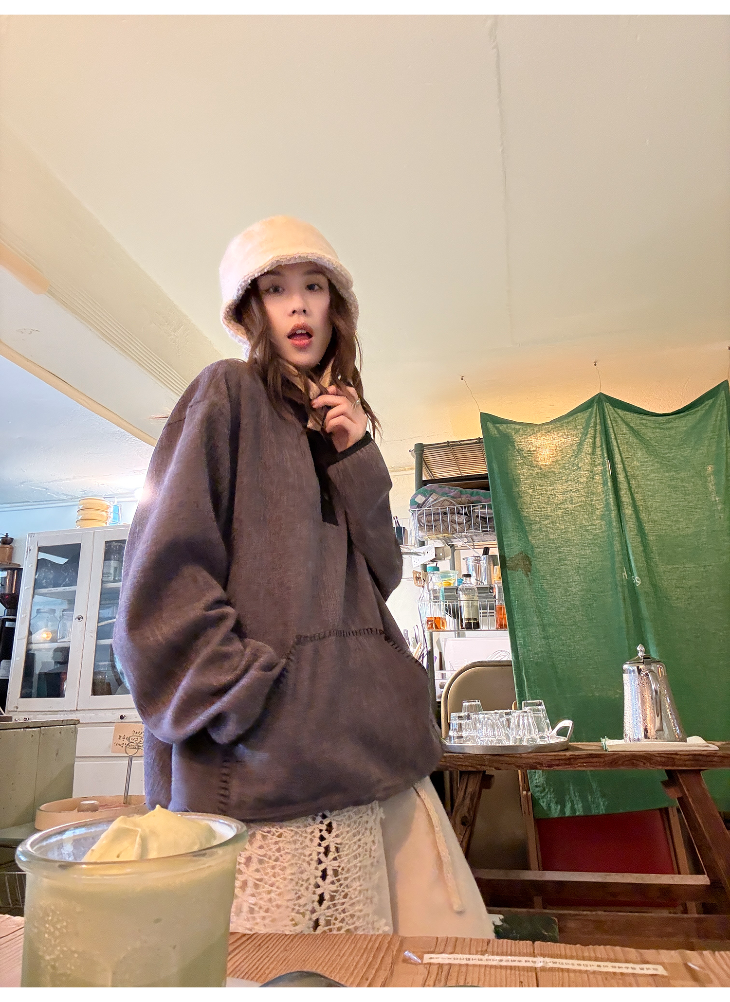 LelyMooch ステッチ入り立ち襟スウェット  LEM253