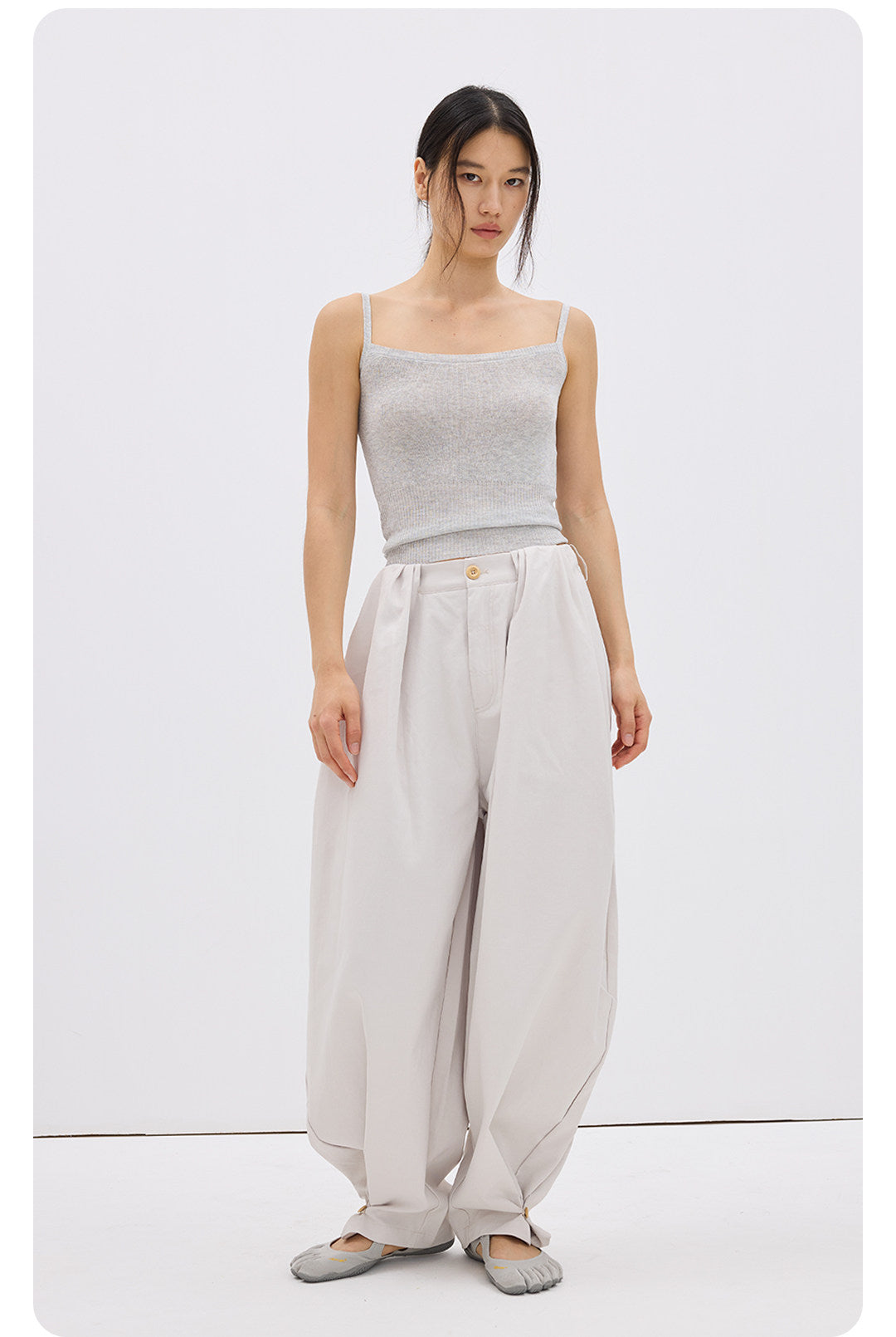 Pantaloni Ampi con Drappeggio Strutturat  LOM057