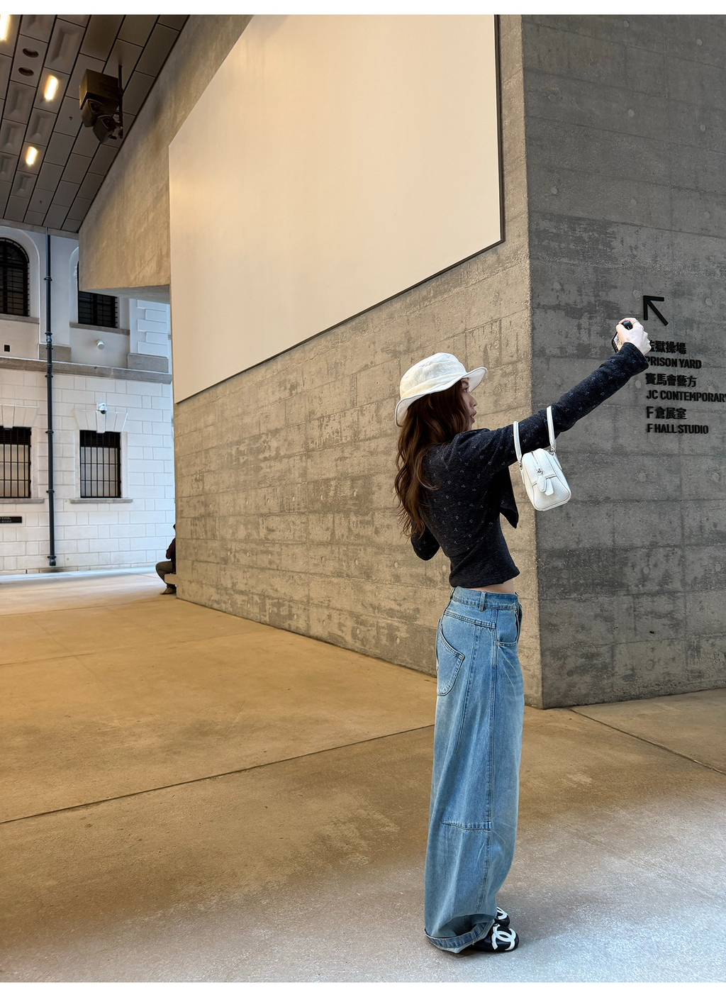 LelyMooch 春夏ムード漂う ひび割れ加工 カーブデニム  LEM316