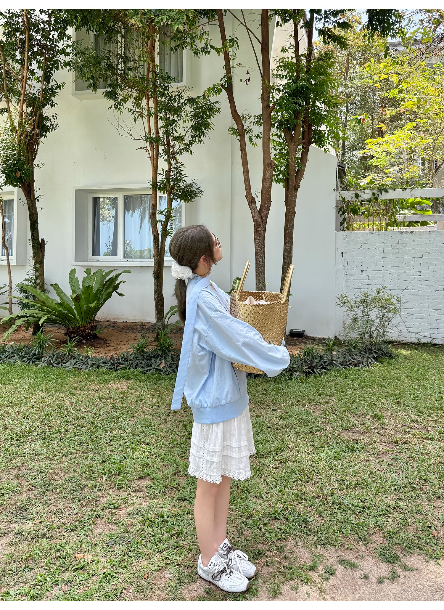 LelyMooch  スポーツカジュアル Vネック刺繍プルオーバー  LEM099