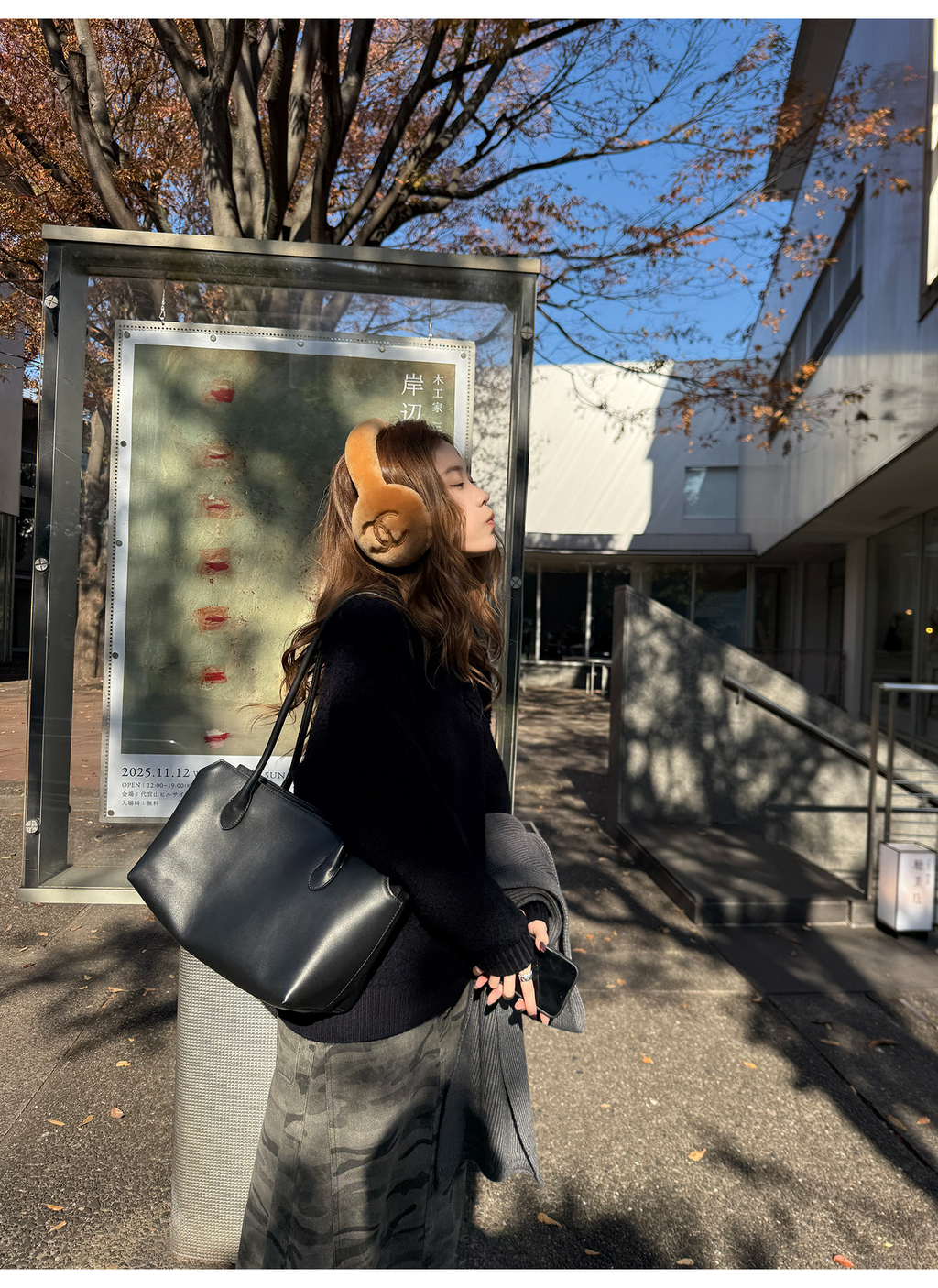 LelyMooch ウール100％ Vネック ニット  LEM285