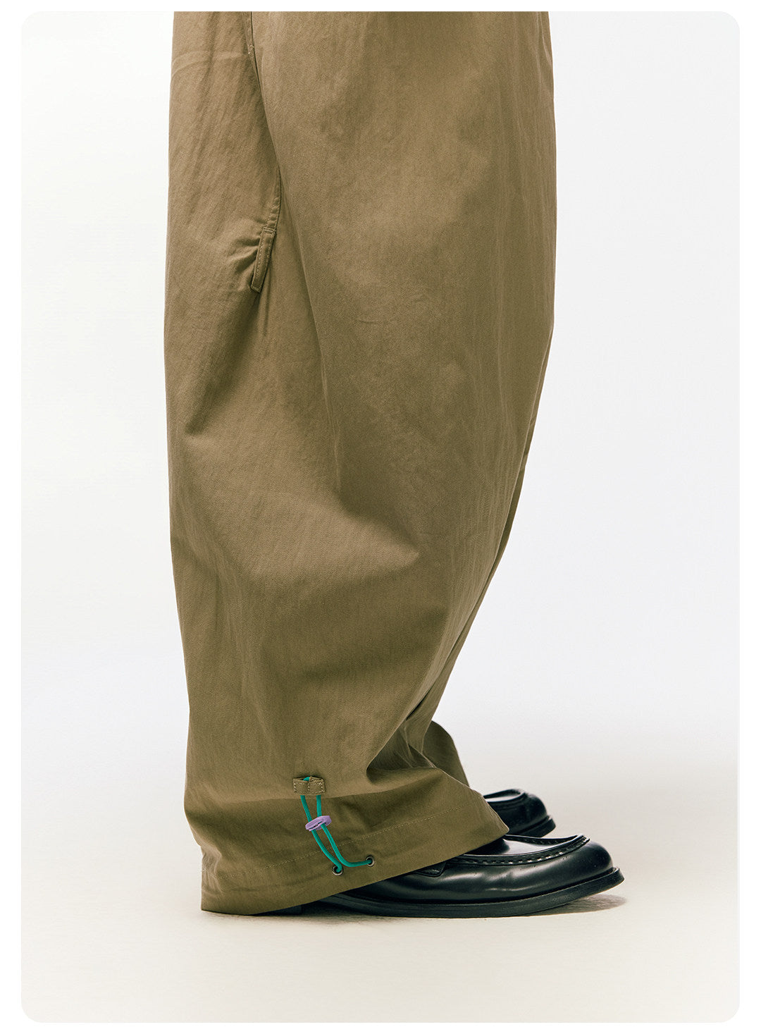 軽やかなハリ感 立体タック ワイドカーブパンツ  LOM047