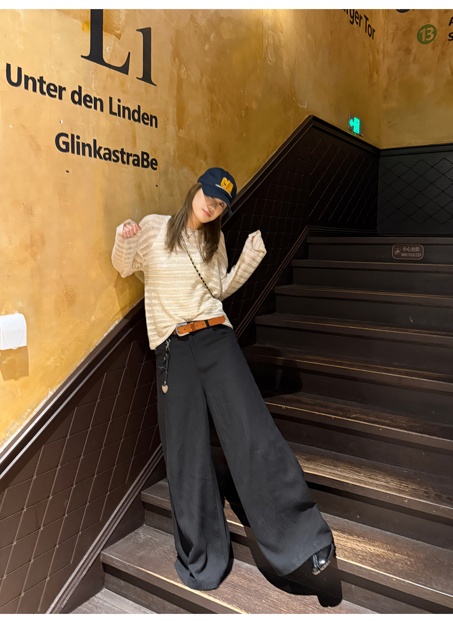 LelyMooch  シルエット抜群　ワイドスラックス  LEM121