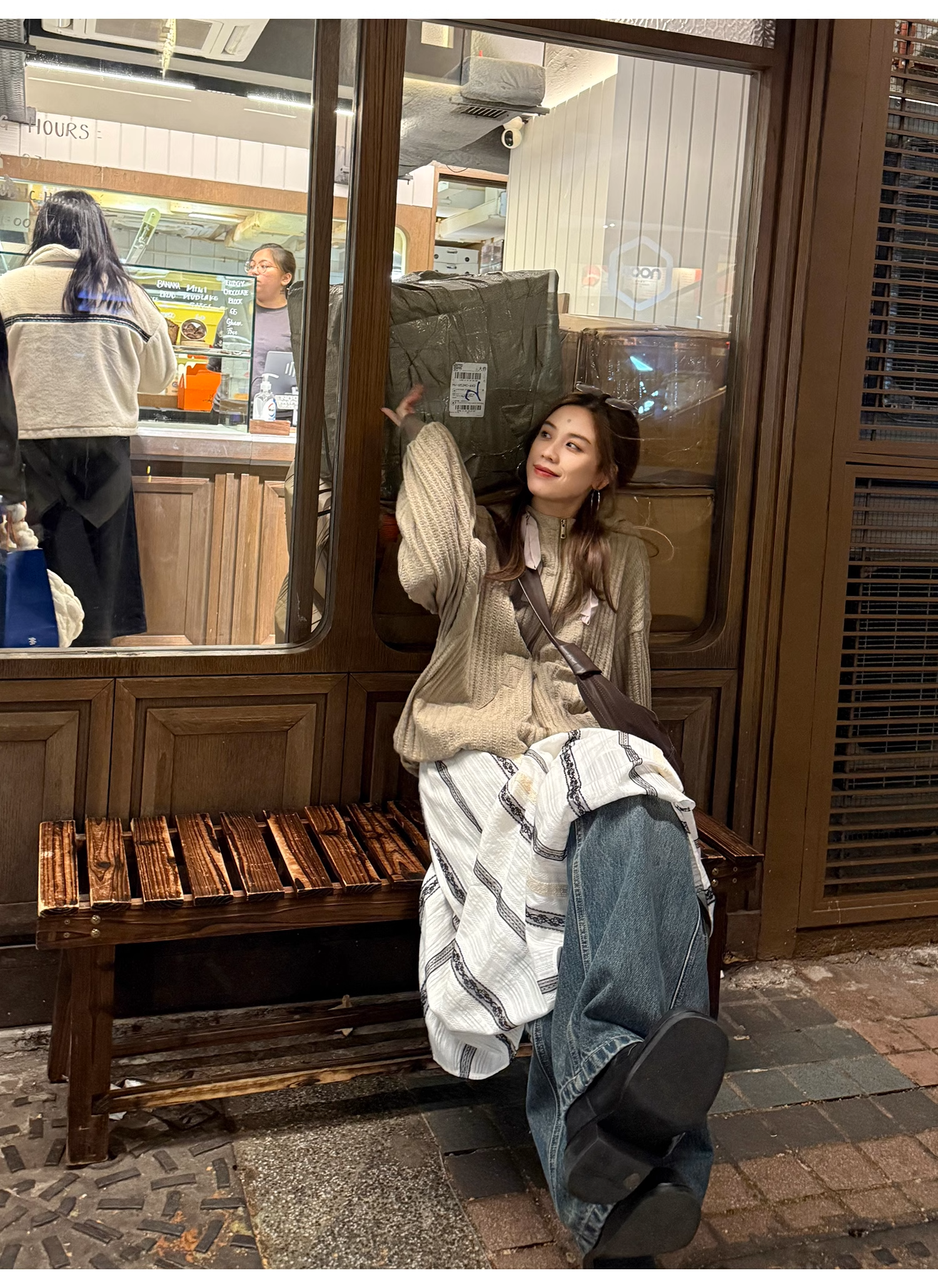 LelyMooch  ウォッシュブルーのジーンズ  LEM087