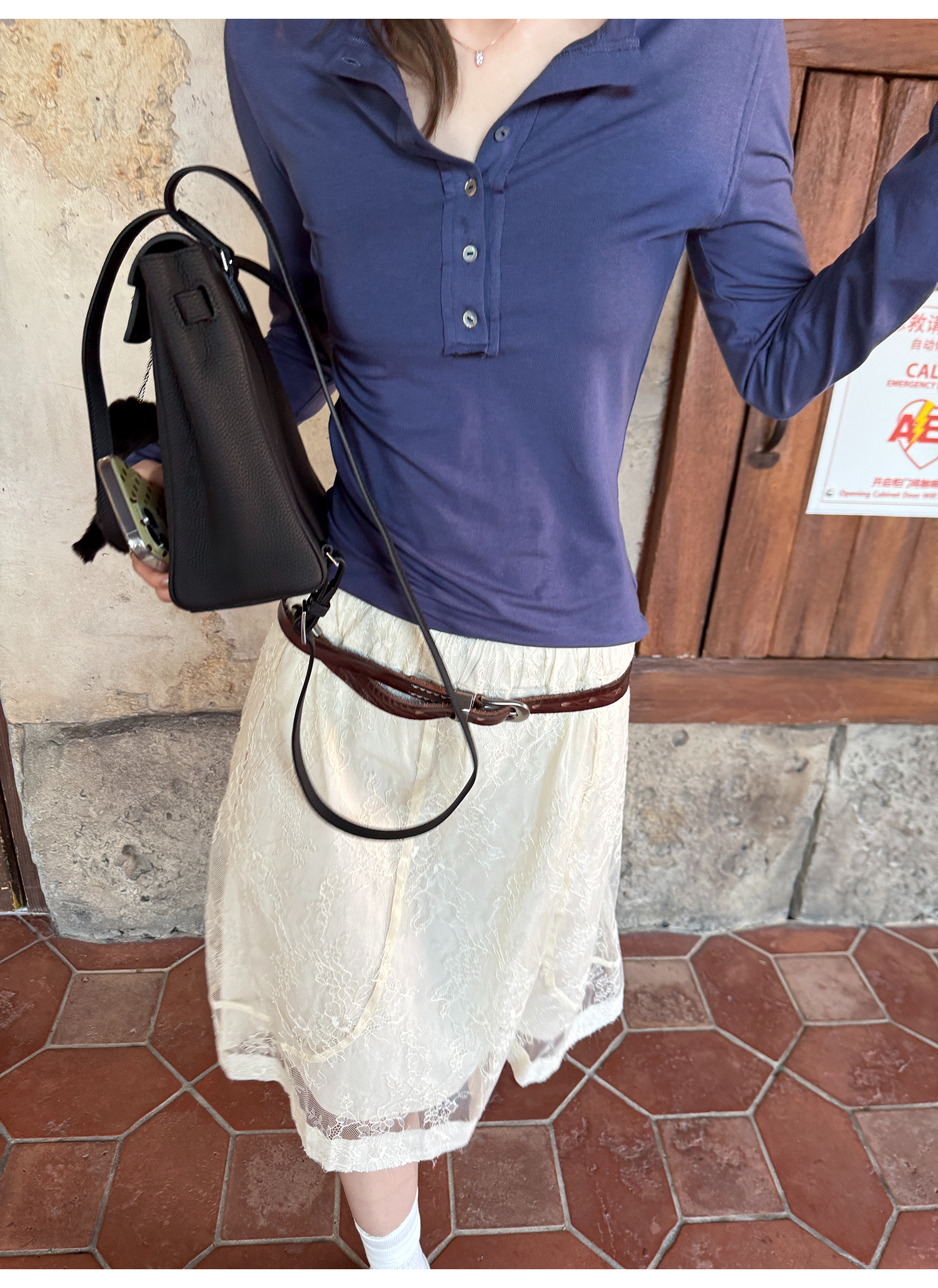 LelyMooch Top in misto lana con scollo alla Henley LEM236