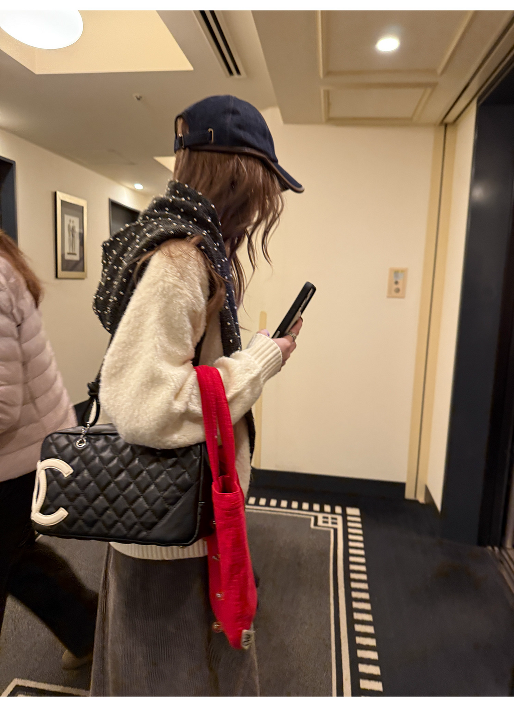 LelyMooch ウール100％ Vネック ニット  LEM285