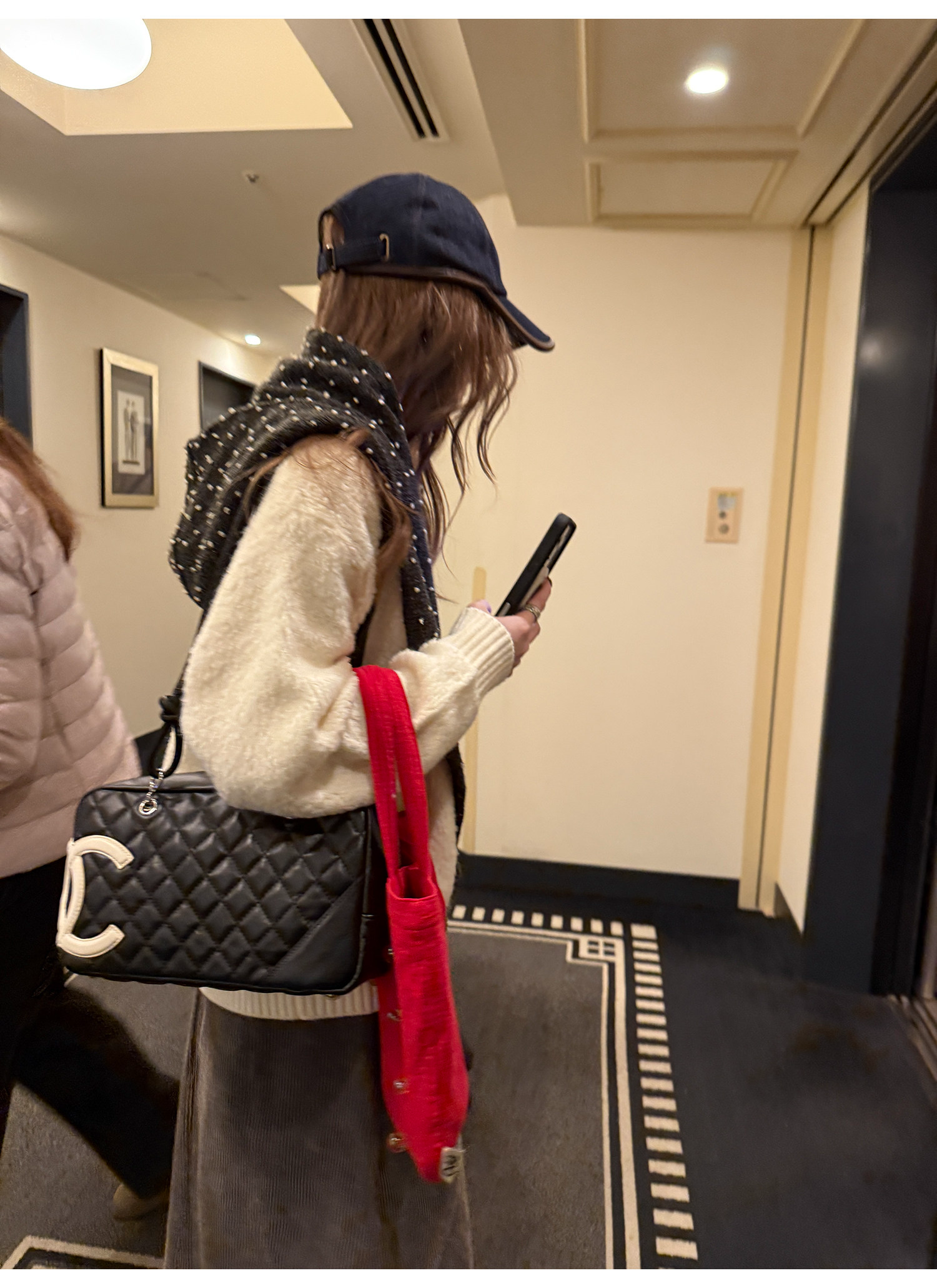 LelyMooch ウール100％ Vネック ニット  LEM285