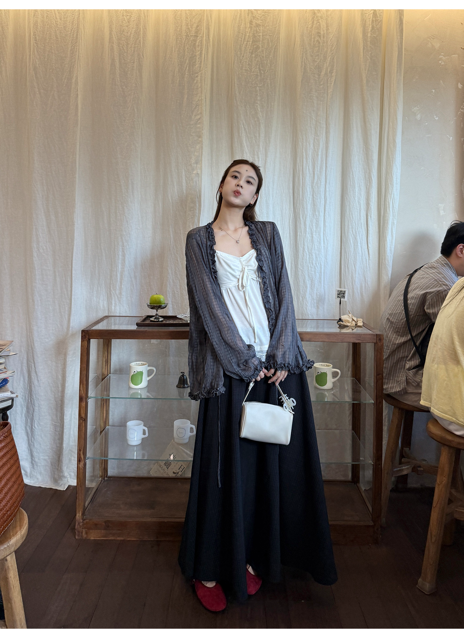 LelyMooch 刺繍入りテンセルキャミ  LEM206