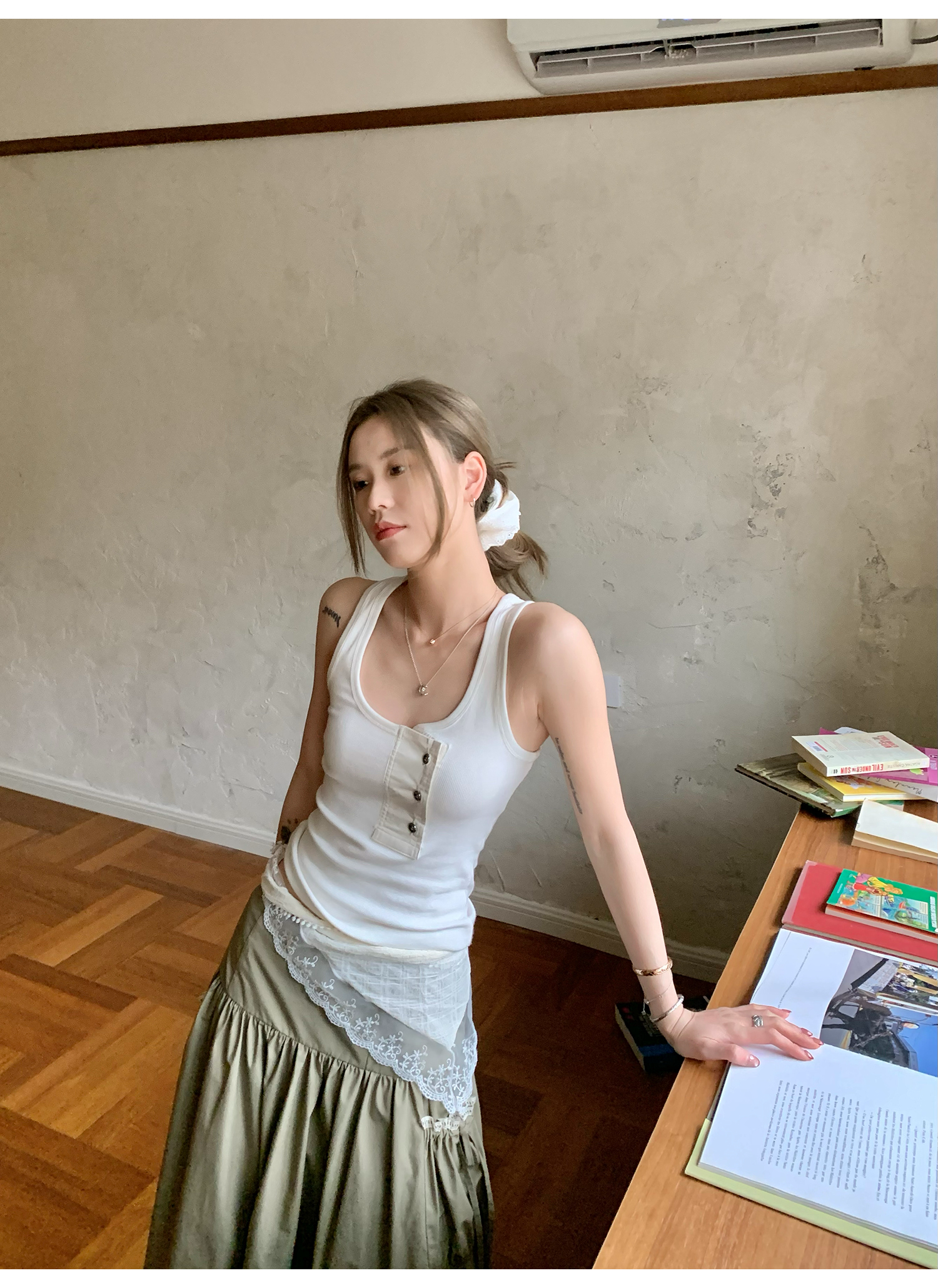 LelyMooch 春夏万能単品　Uネック タンクトップ  LEM122