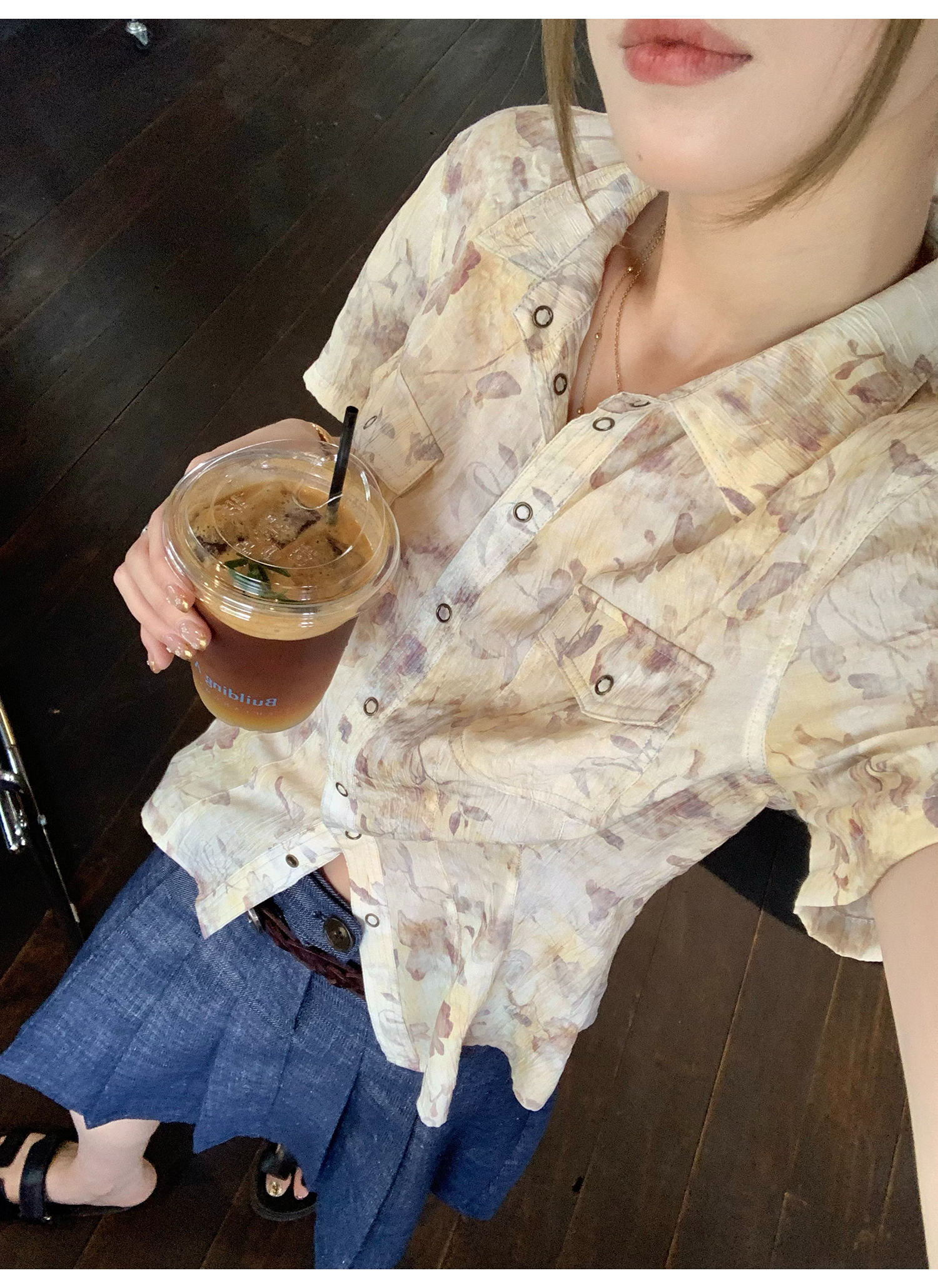 LelyMooch Camicia corta con lavorazione a pieghe effetto tie-dye floreale LEM139