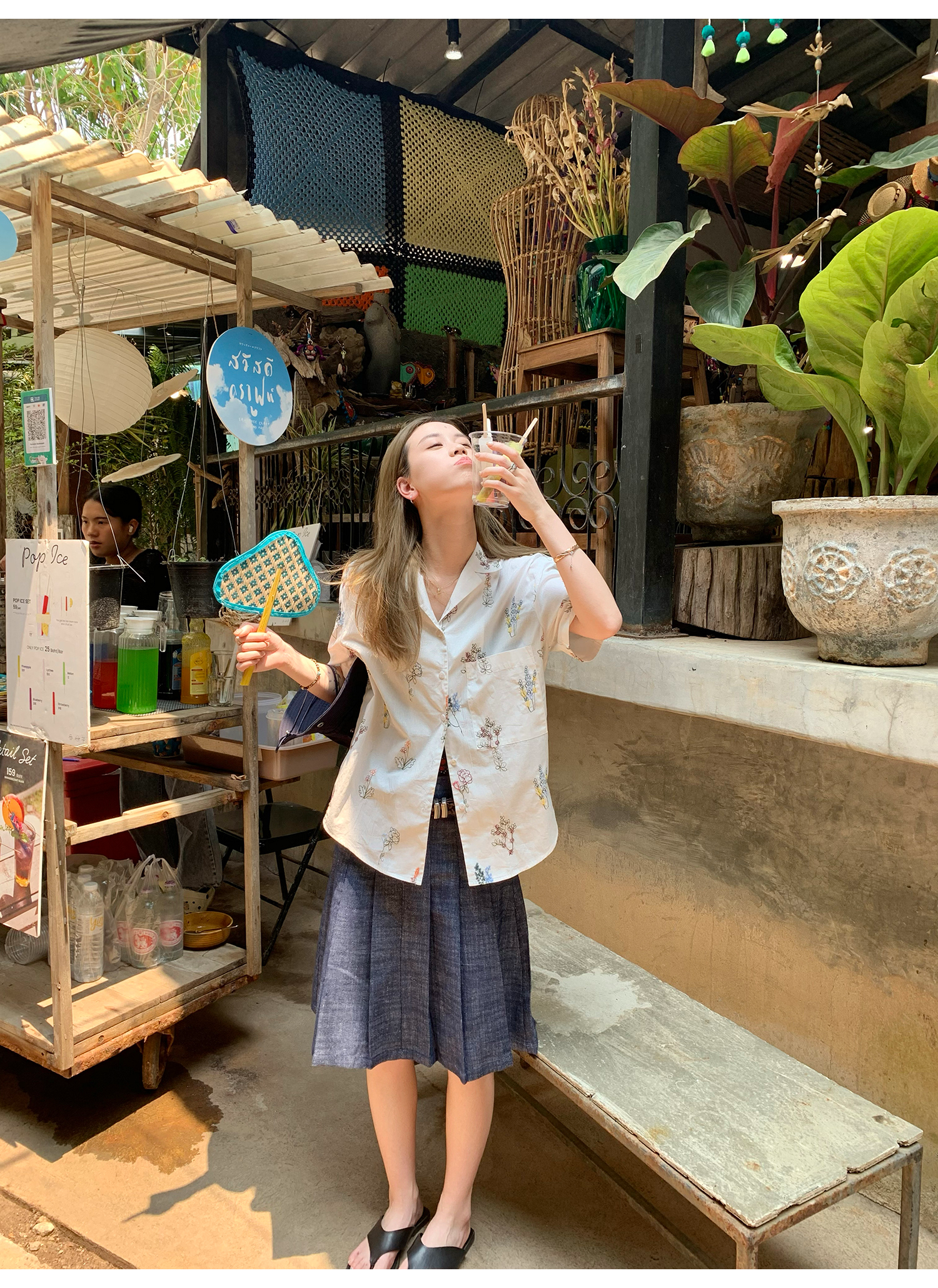 LelyMooch  大人可愛い＊花柄刺繍シャツ  LEM146