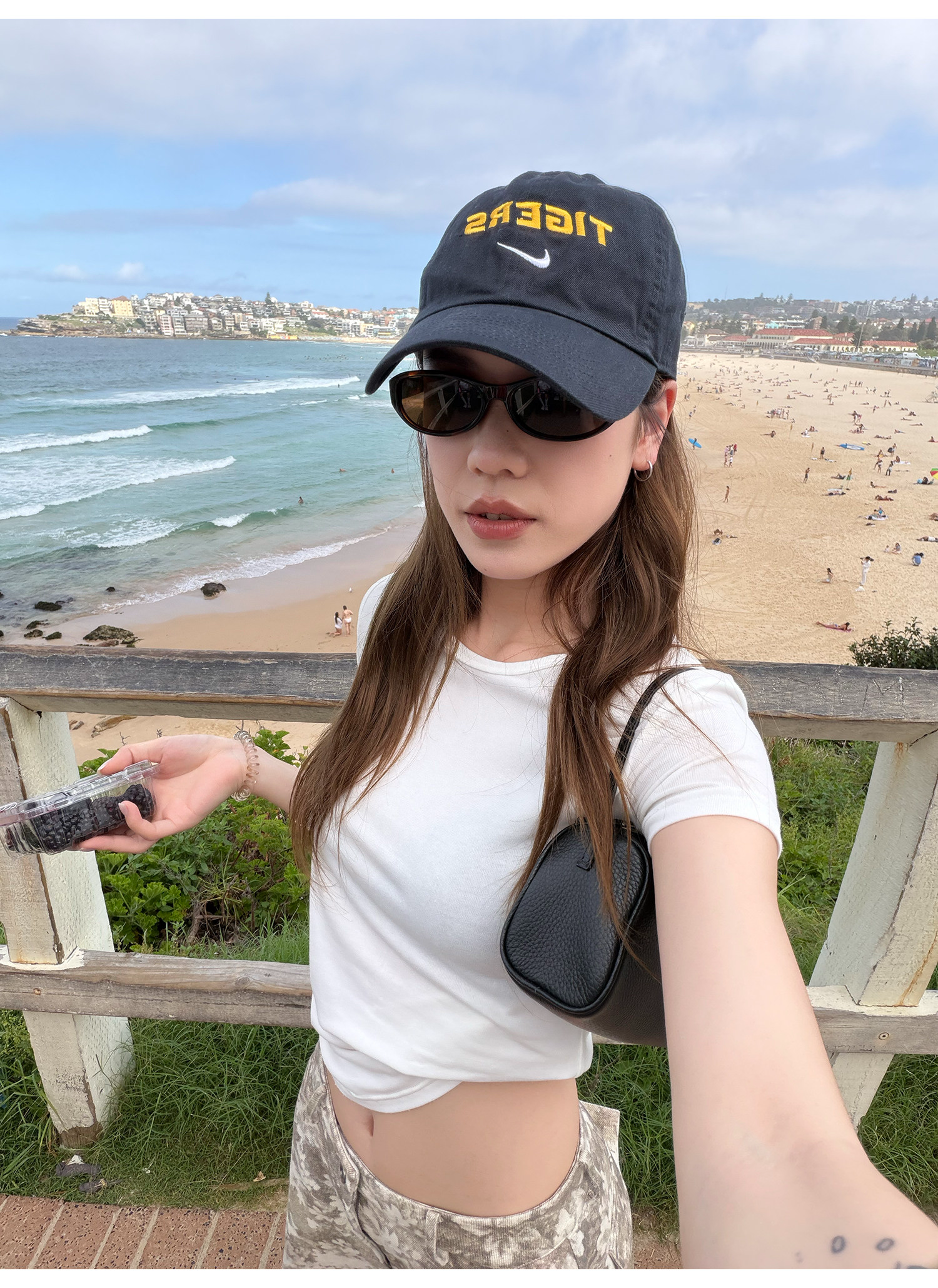 LelyMooch リヨセル白T  ラウンドネックで細見え  LEM333