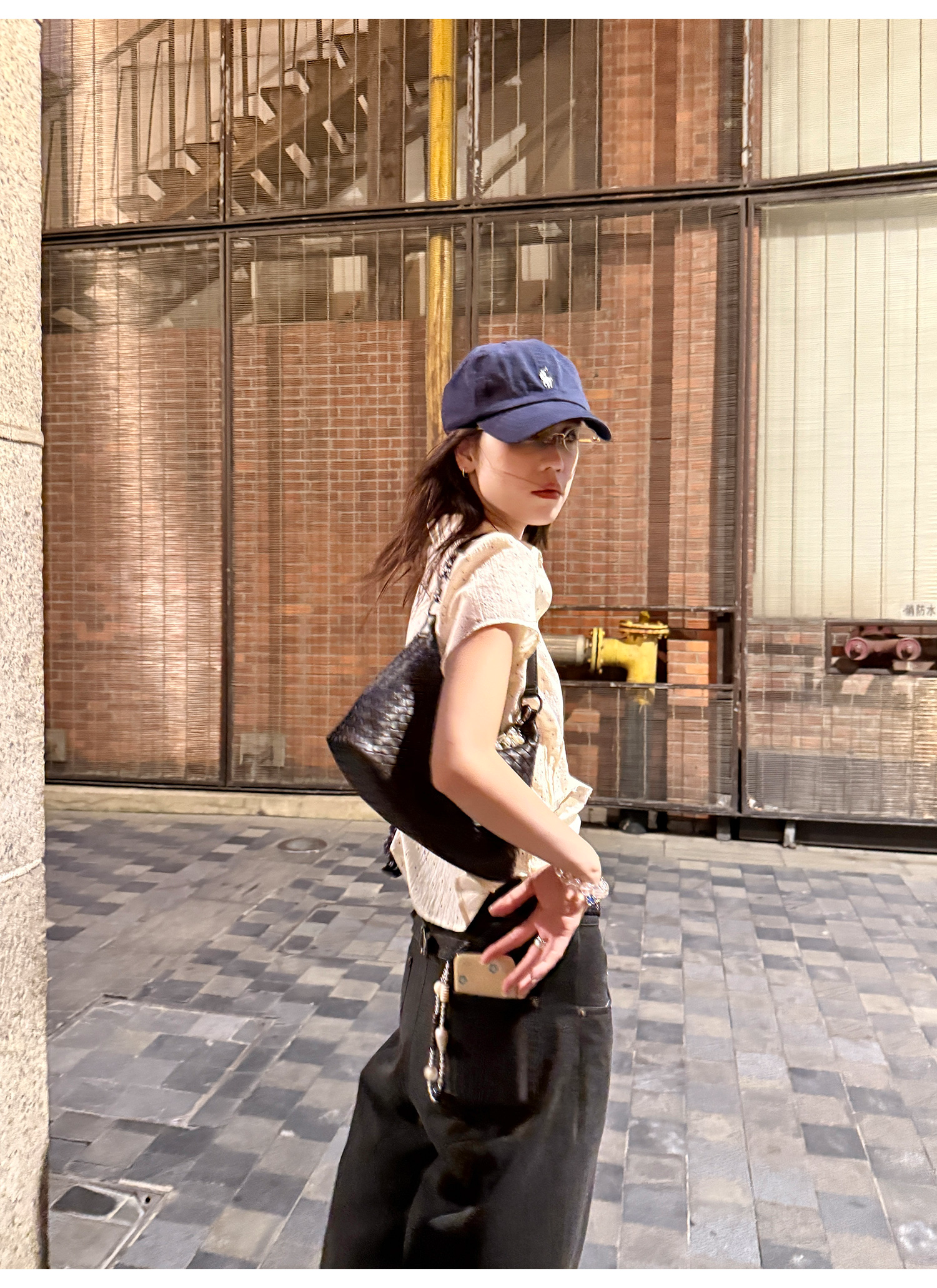 LelyMooch ふんわり小花柄Vネックブラウス  LEM214