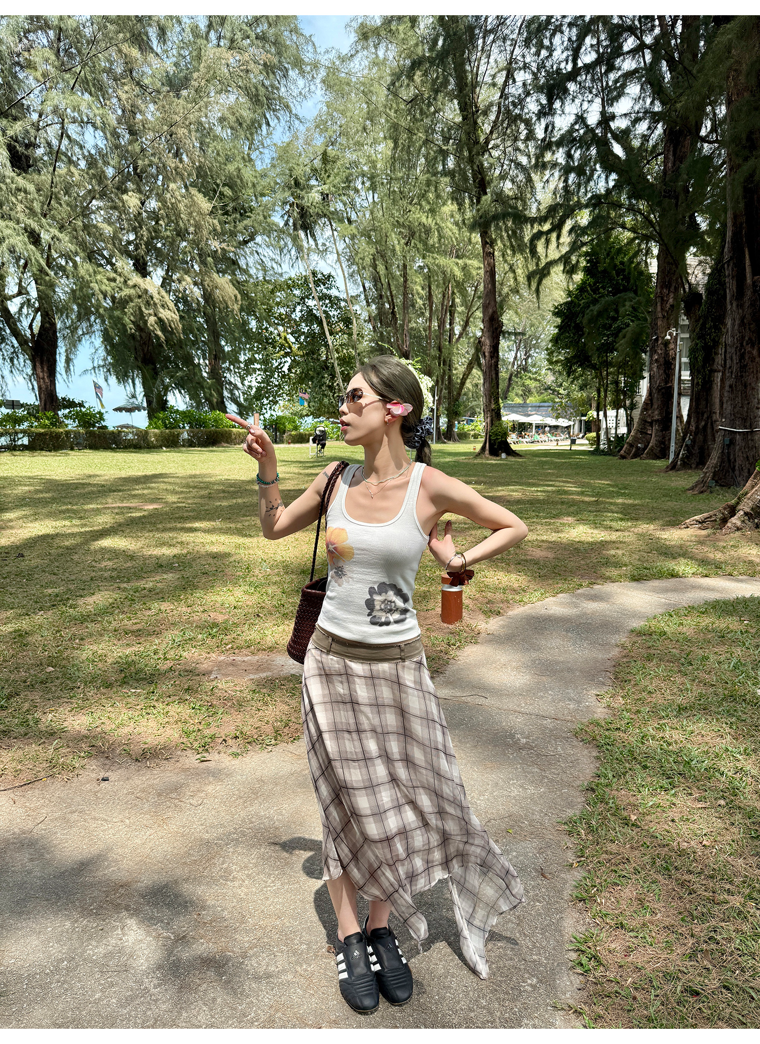 LelyMooch  水彩花柄プリントのリブベスト  LEM095