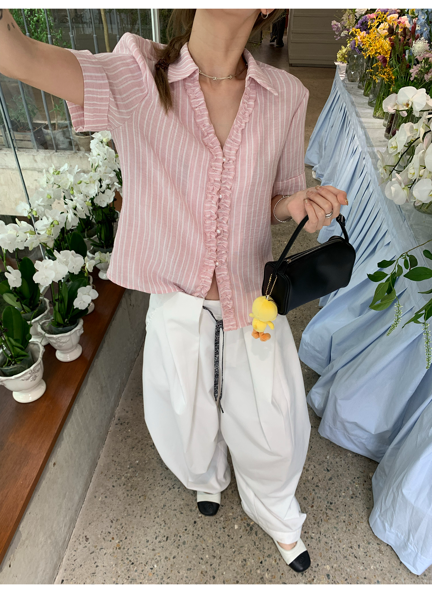 LelyMooch フリルボタンシャツ|Vネック   LEM156