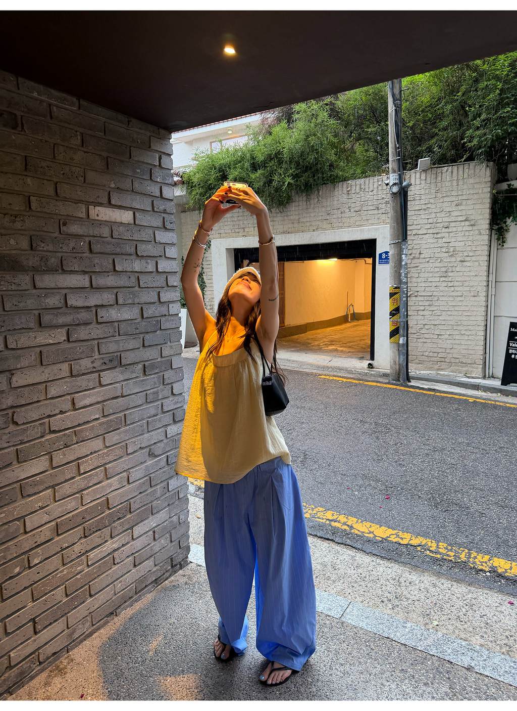 LelyMooch 爽やかブルーのバルーンカーブパンツ  LEM363