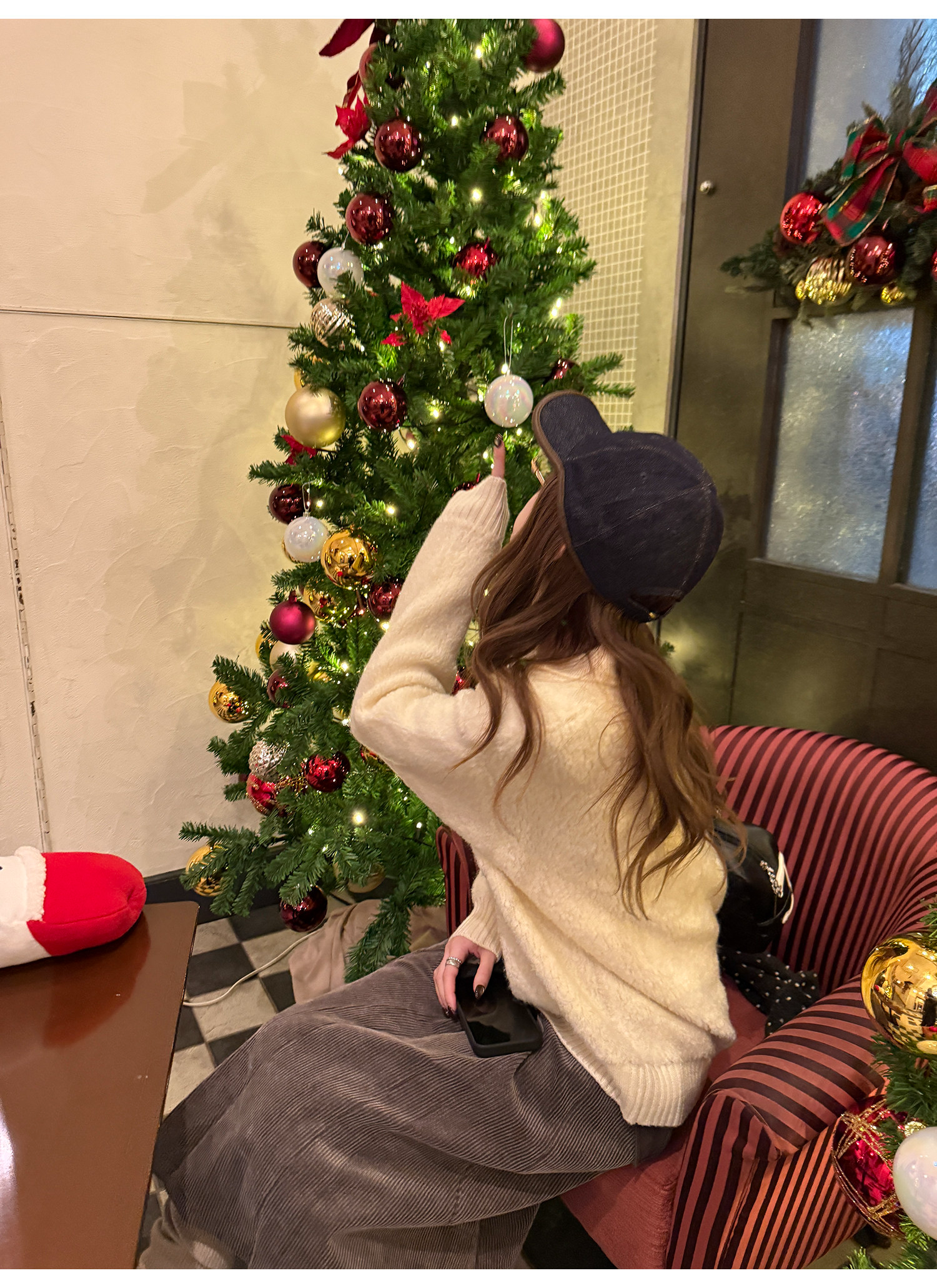 LelyMooch ウール100％ Vネック ニット  LEM285