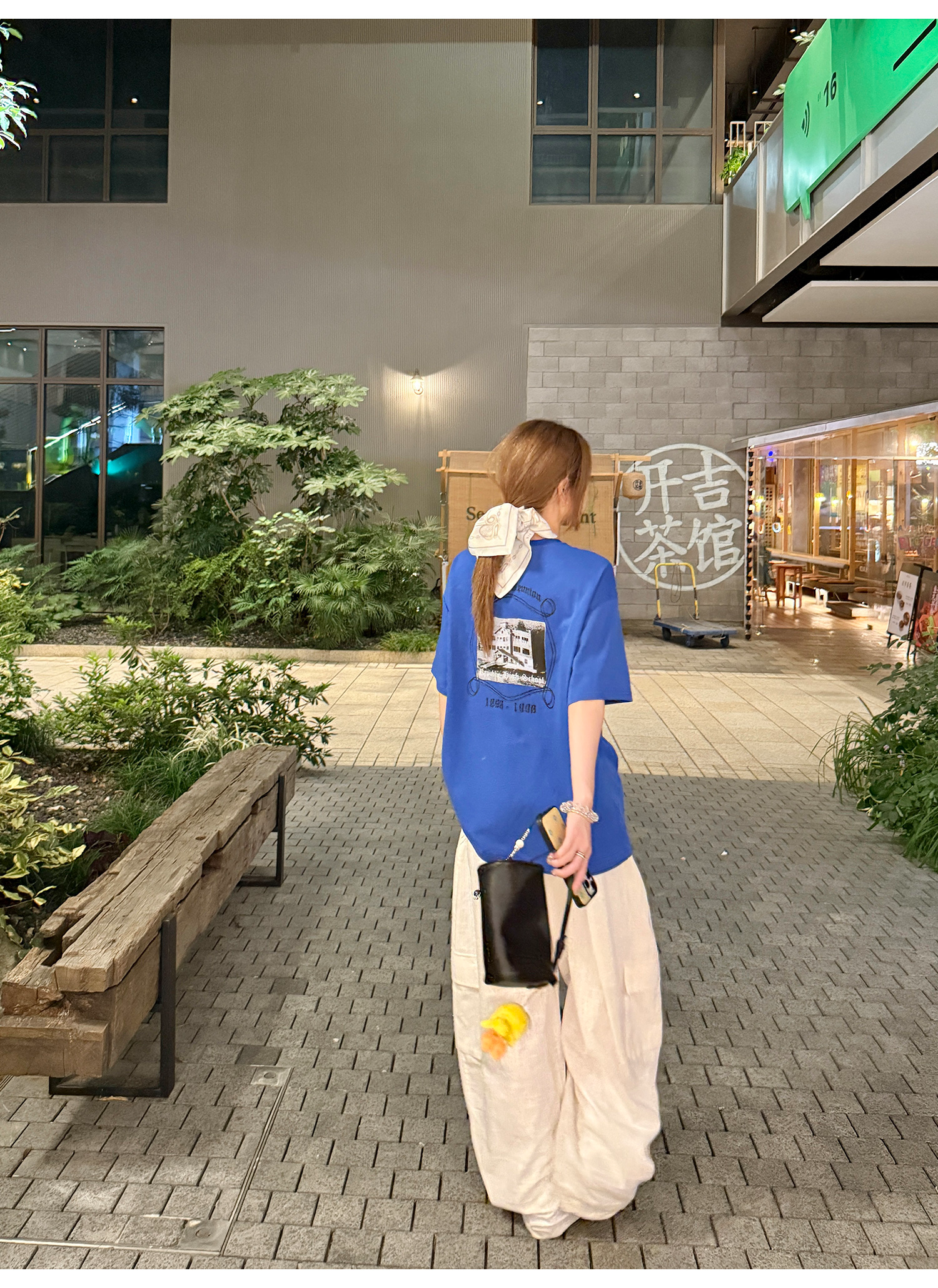 LelyMooch クラインブルー×スタッズTシャツ｜2色展開  LEM194