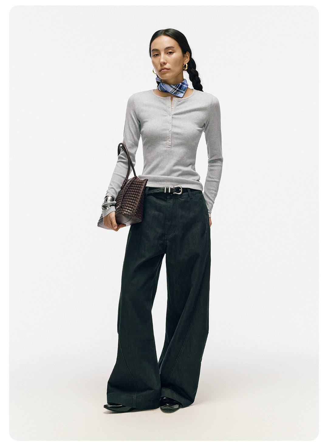 立体カーブドライン × ワイドシルエット構造タックデザインデニムパンツ LOM030