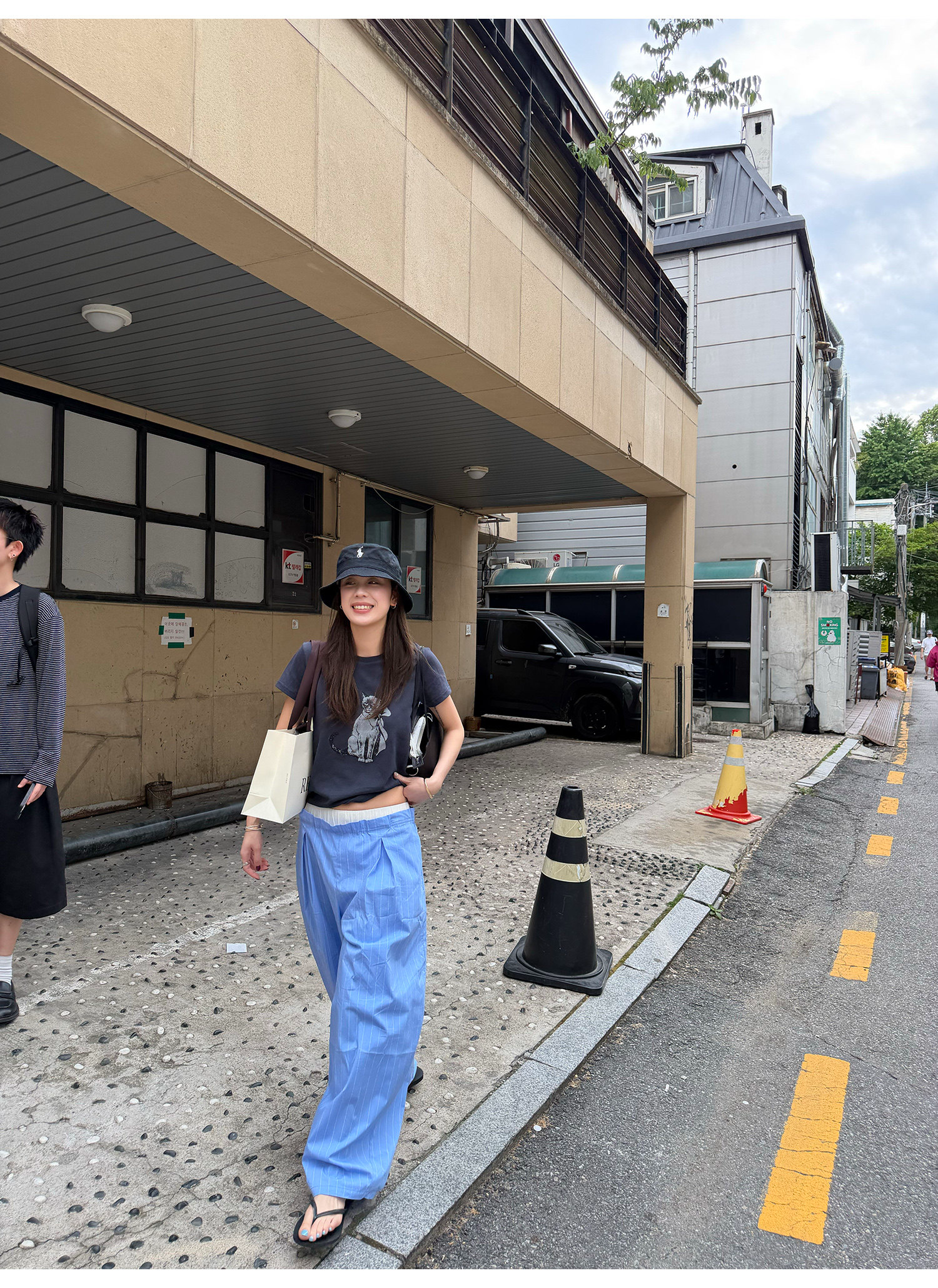 LelyMooch ヴィンテージ風キャットプリントTシャツ  LEM372