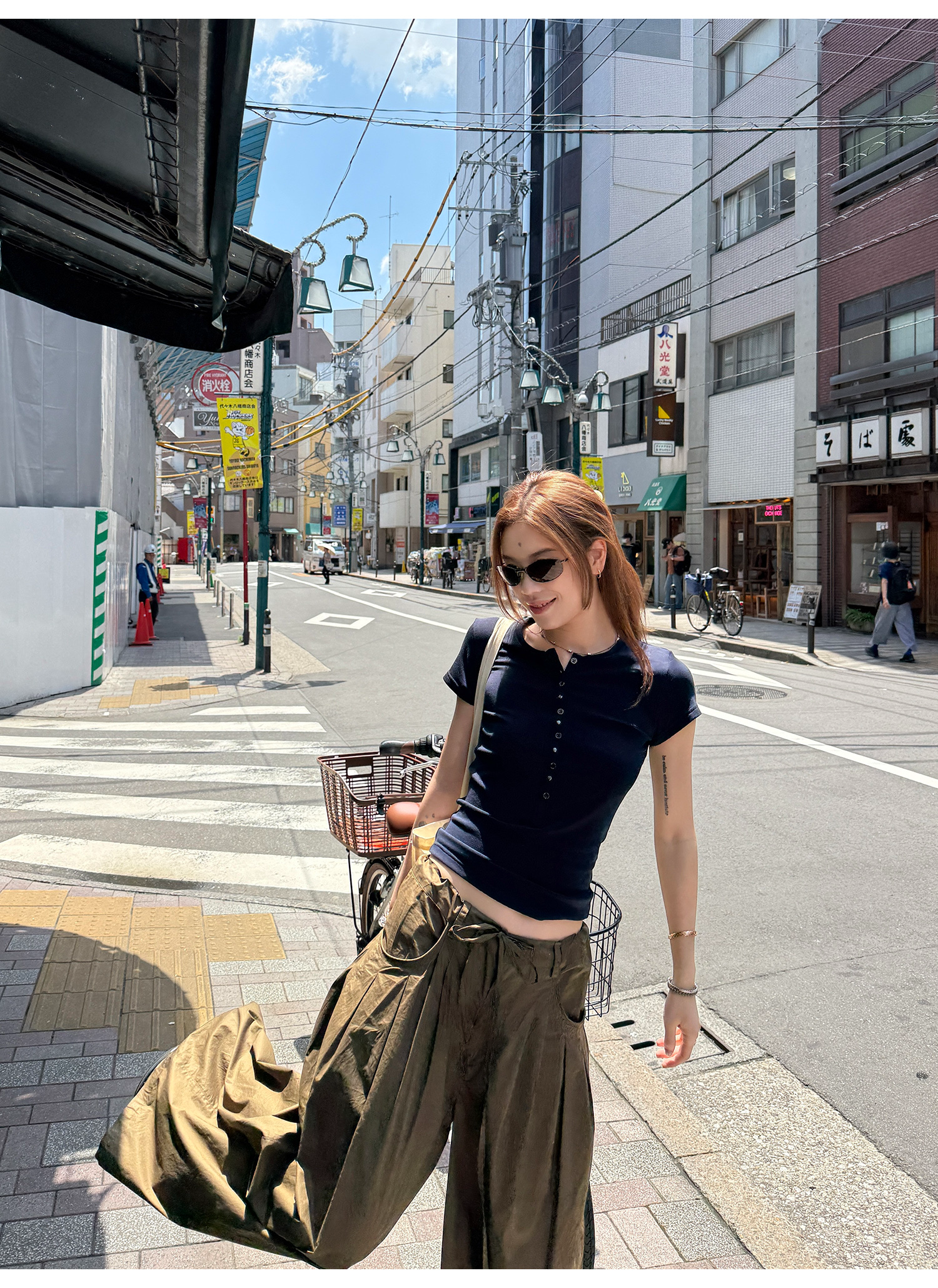 LelyMooch 選べる2色・テンセル混スタッズTシャツ  LEM184