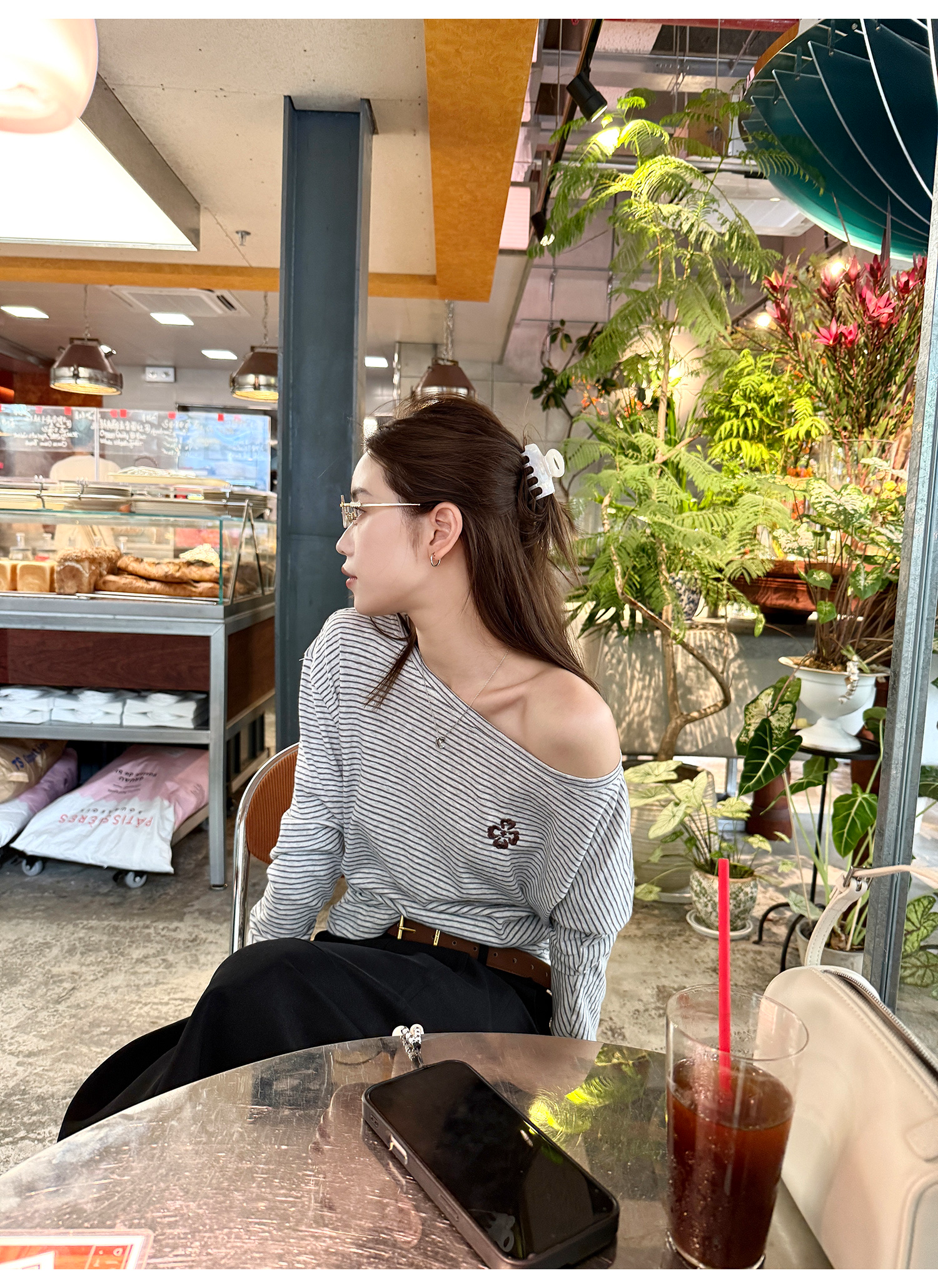 LelyMooch 小花刺繍ストライプトップス  LEM210