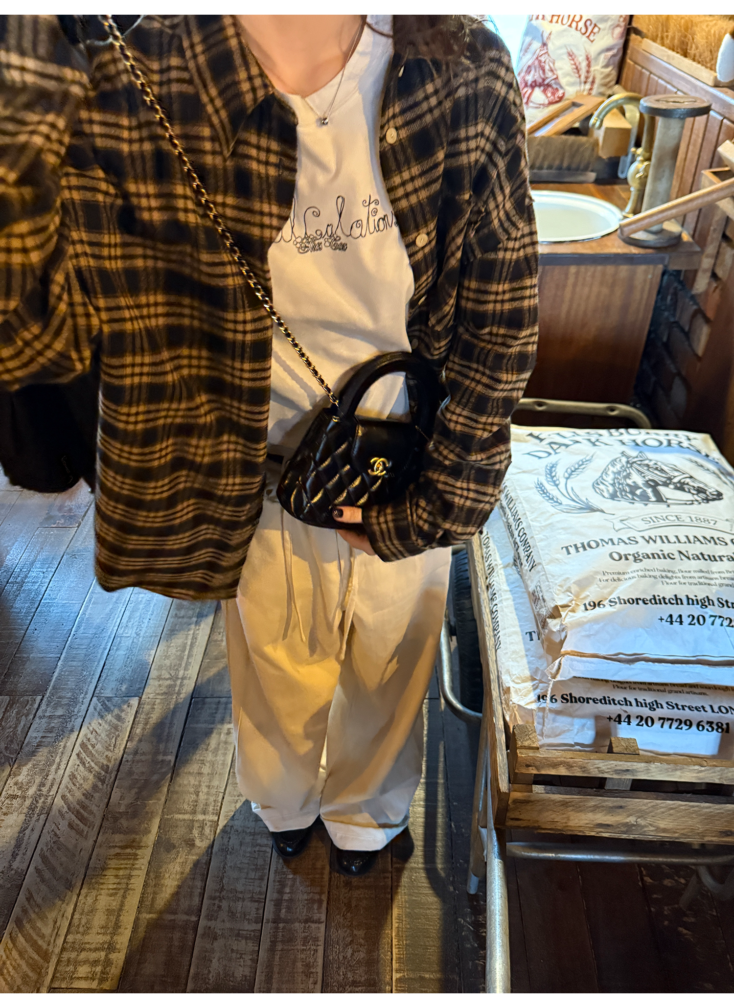 LelyMooch 配色ロゴ入りショート丈Tシャツ  LEM228