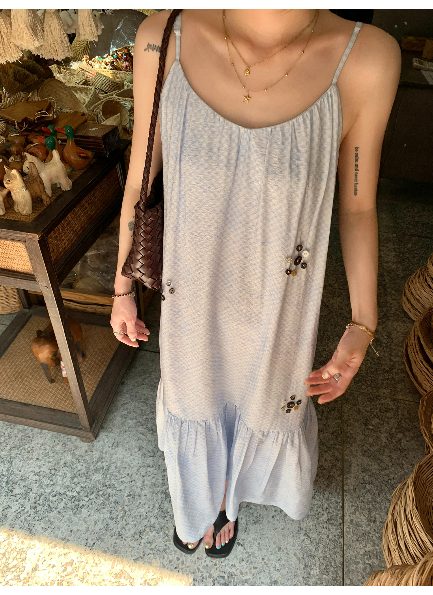 LelyMooch 花モチーフ付き ブルーキャミワンピース  LEM144