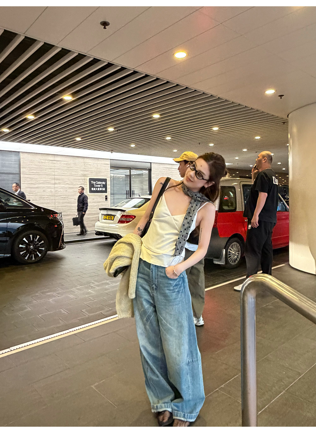 LelyMooch 春夏ムード漂う ひび割れ加工 カーブデニム  LEM316