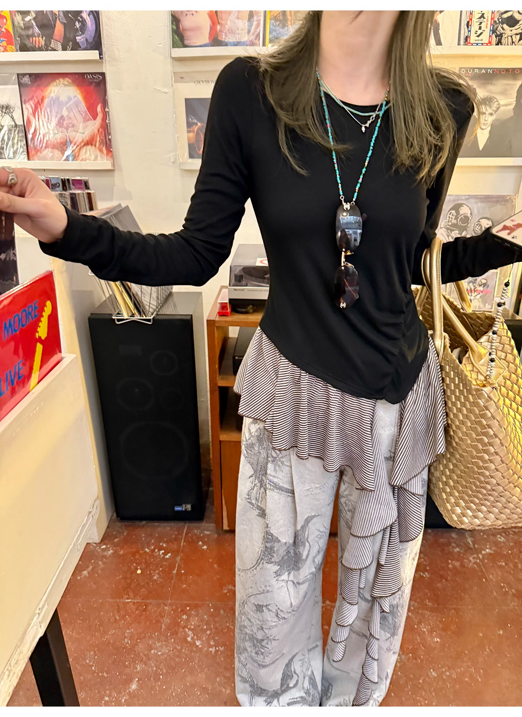 LelyMooch  ラウンドネック ウエストシェイプ Tシャツ  LEM100