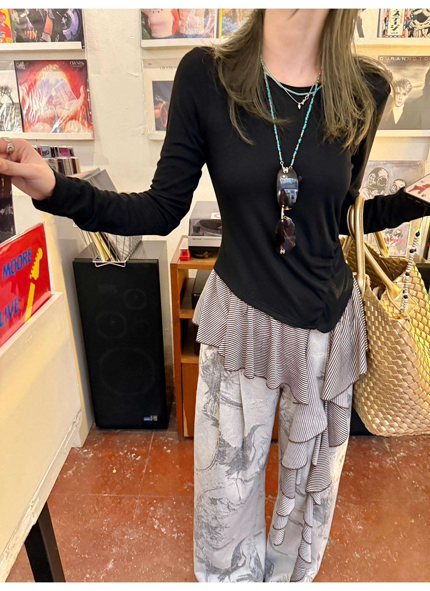 LelyMooch  ラウンドネック ウエストシェイプ Tシャツ  LEM100