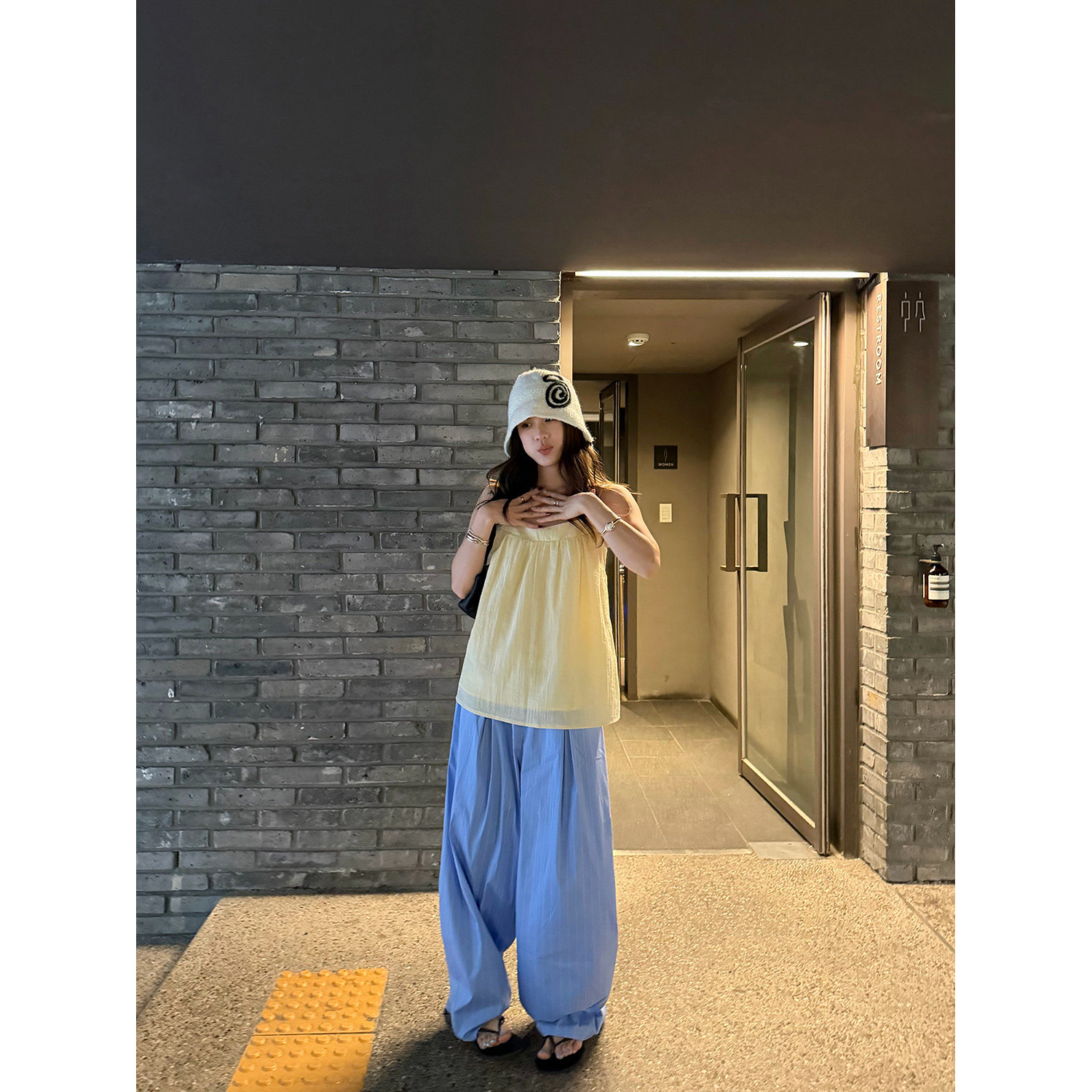 LelyMooch 爽やかブルーのバルーンカーブパンツ  LEM363