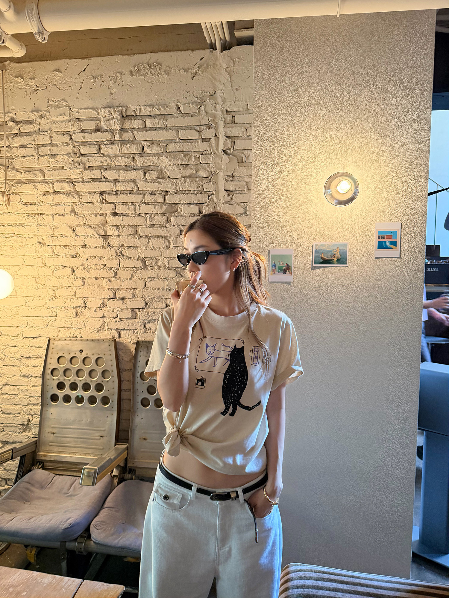 LelyMooch 手描き風ネコプリントTシャツ  LEM357
