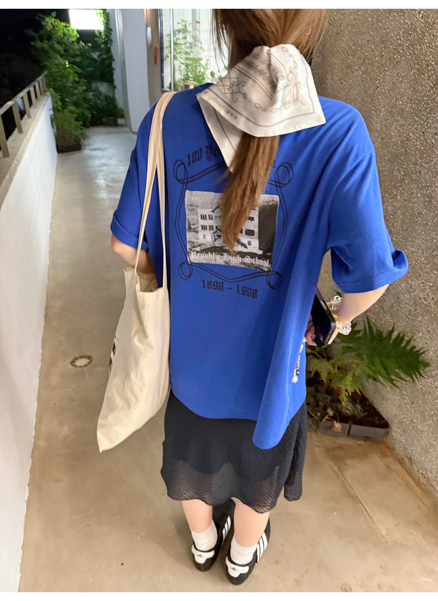 LelyMooch クラインブルー×スタッズTシャツ｜2色展開  LEM194